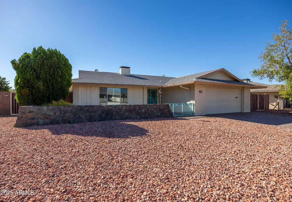 Photo of 13825 N Kaanapali Drive, Sun City, AZ 85351 (MLS # 6935194)