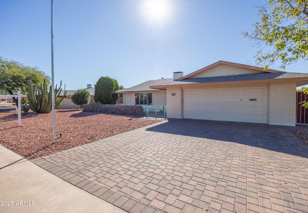 Photo of 13825 N Kaanapali Drive, Sun City, AZ 85351 (MLS # 6935194)