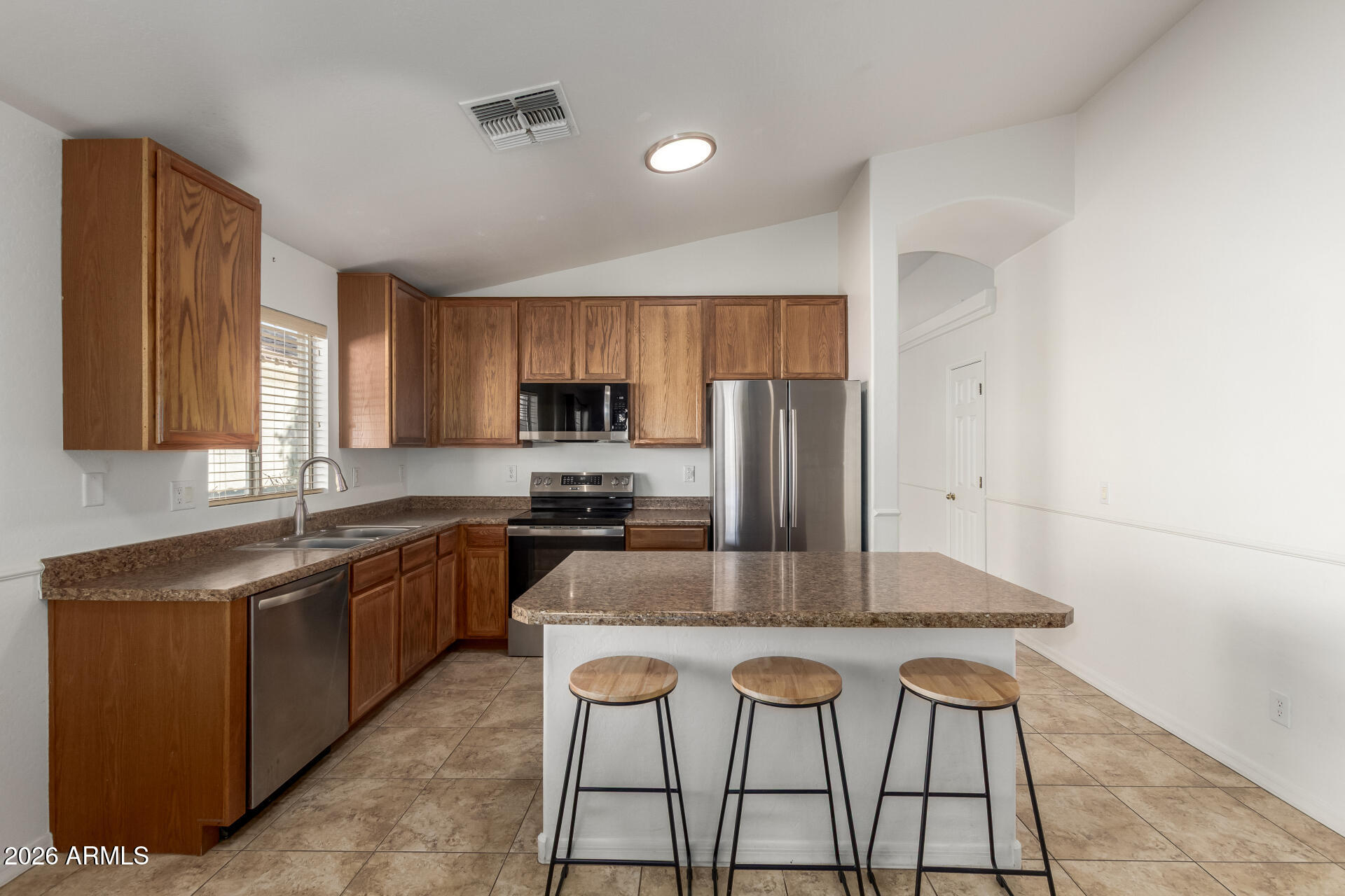 2134 W WILSON Avenue