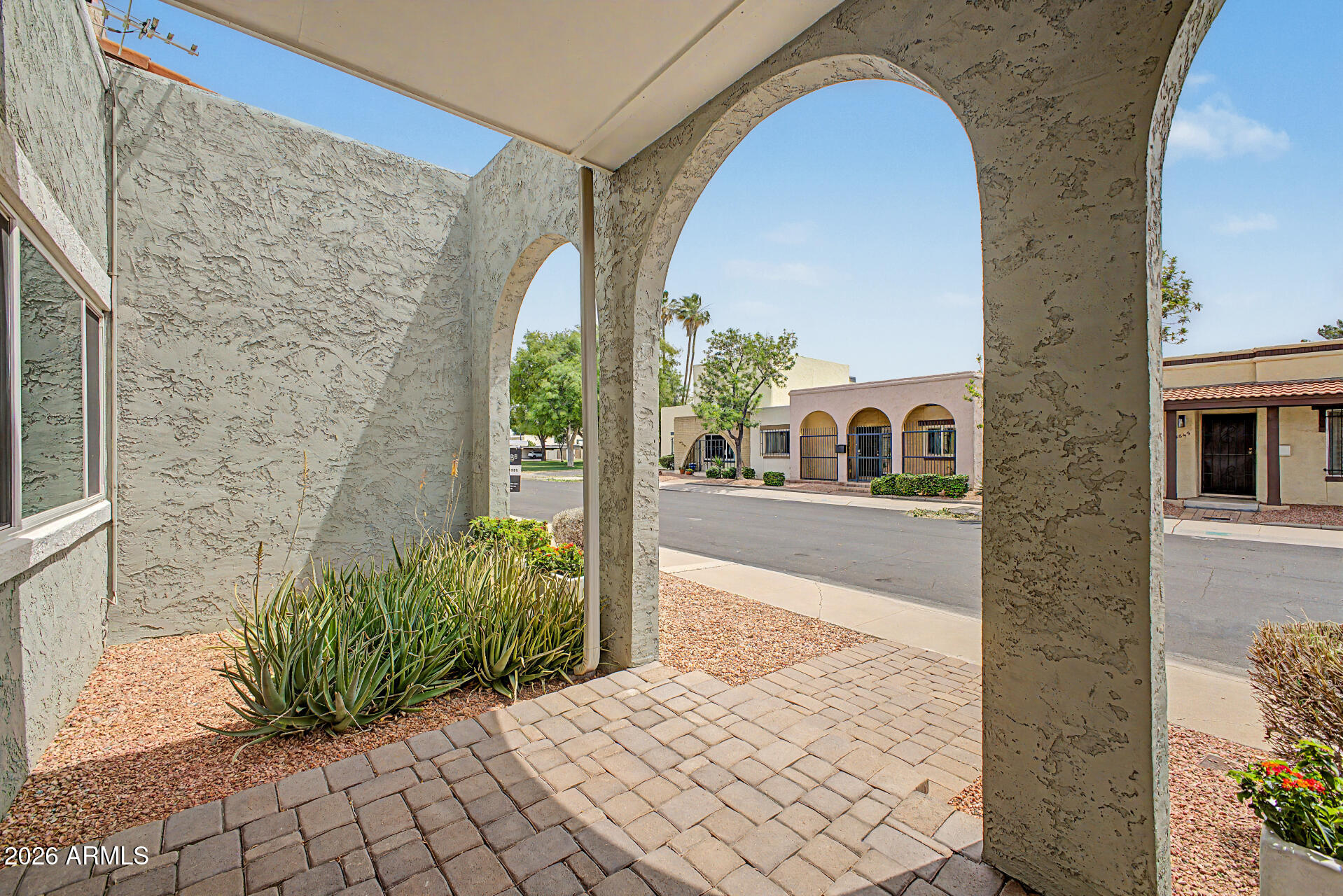 1846 W MARLETTE Avenue