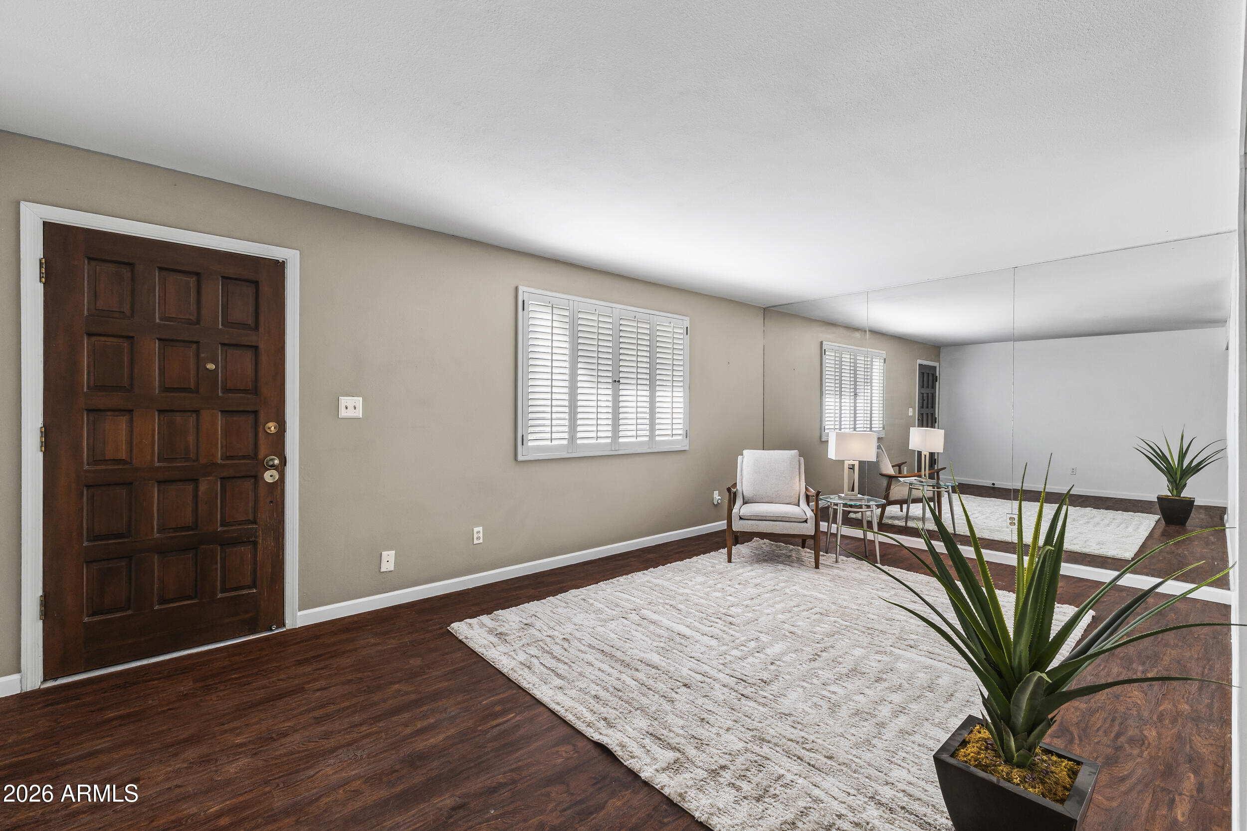 8135 N CENTRAL Avenue 4