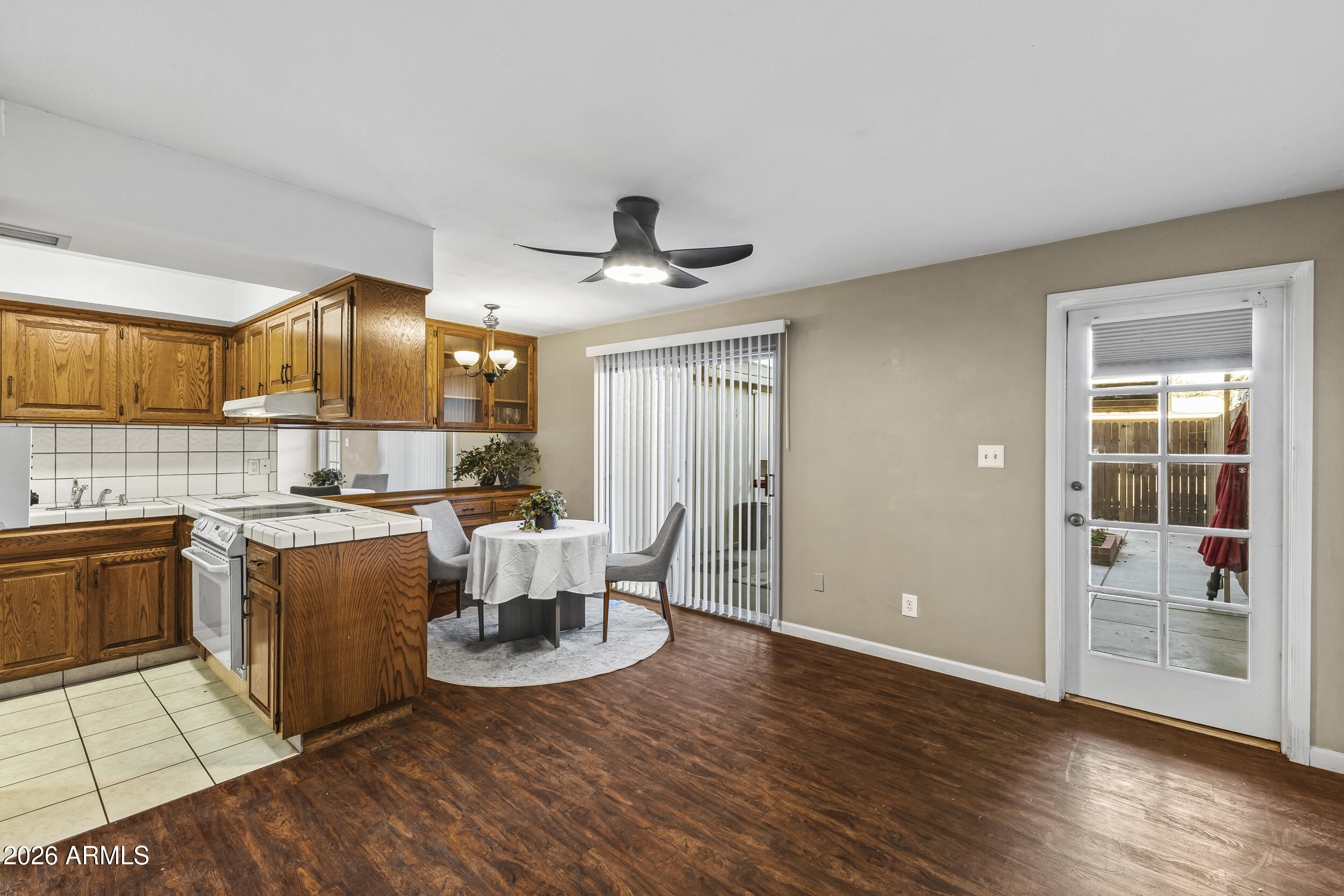 8135 N CENTRAL Avenue 4