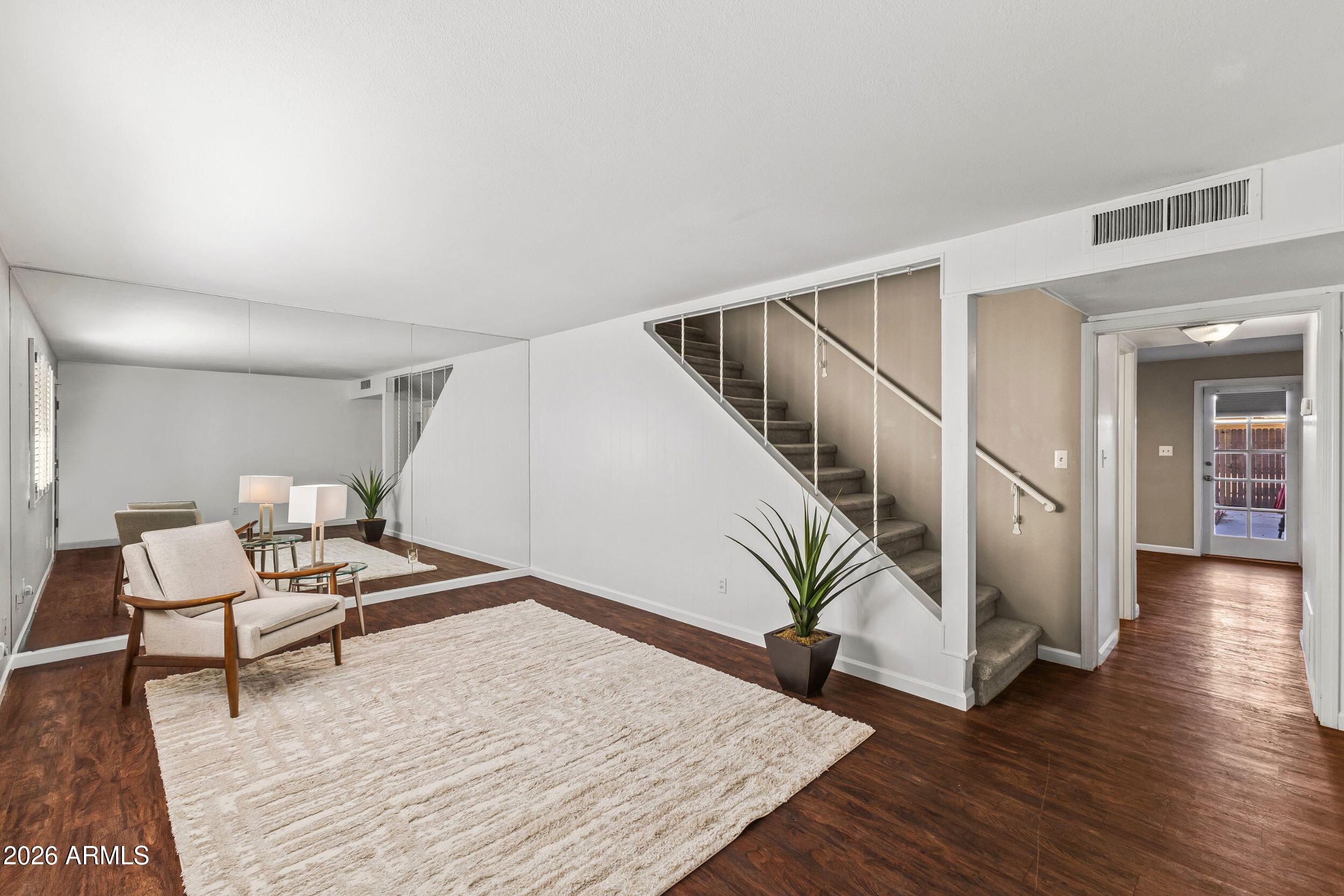 8135 N CENTRAL Avenue 4