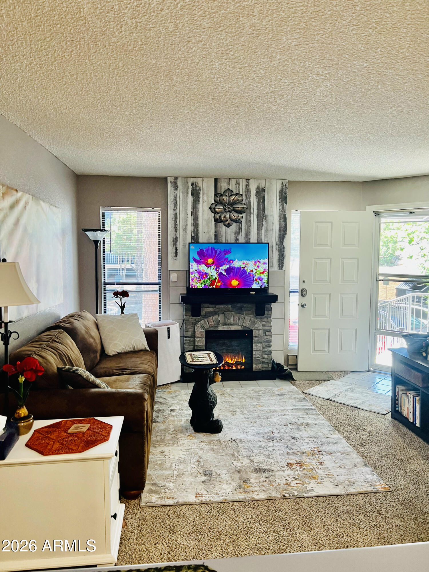 2700 S WHITE MOUNTAIN Road 1126