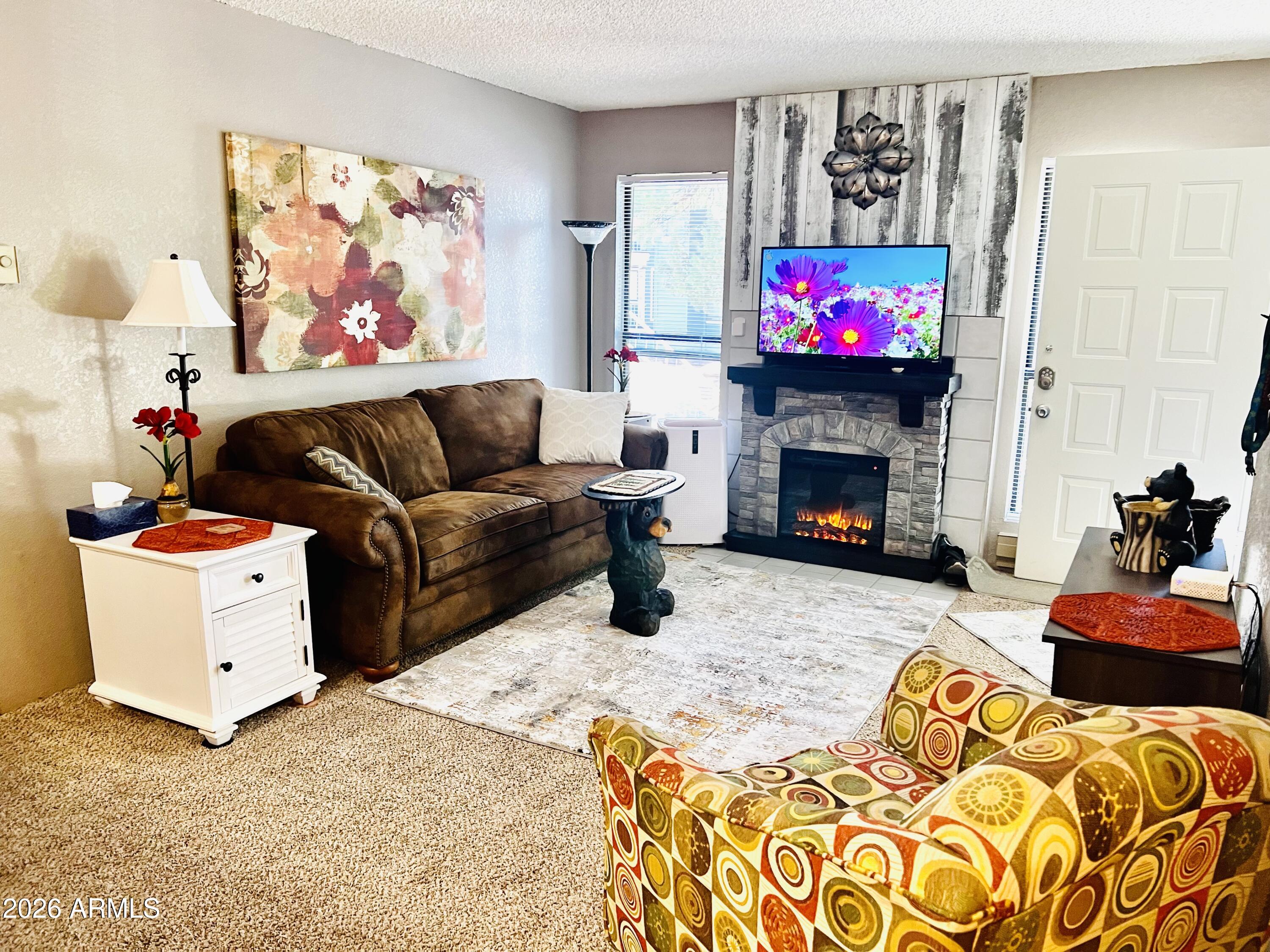 2700 S WHITE MOUNTAIN Road 1126