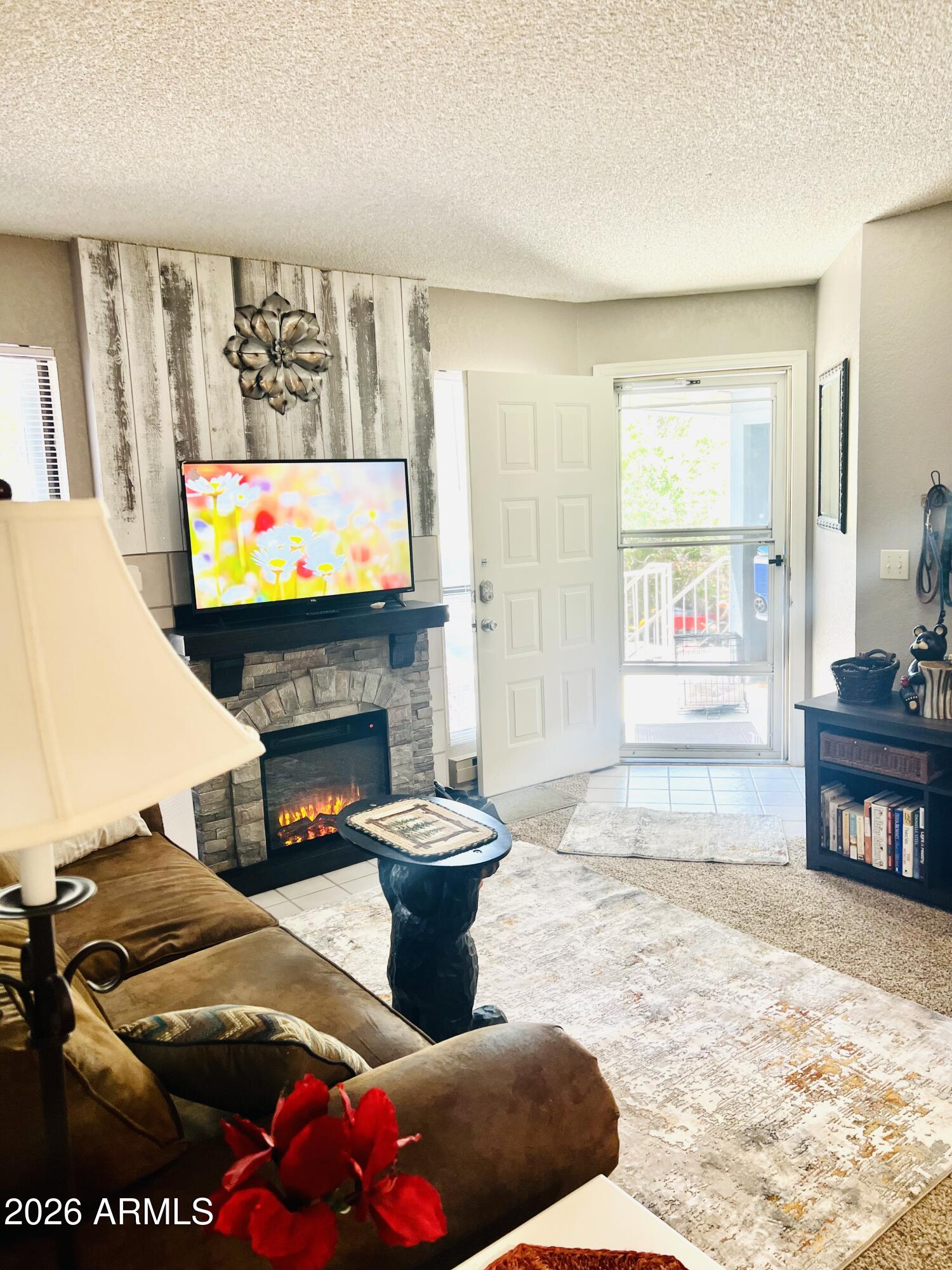 2700 S WHITE MOUNTAIN Road 1126