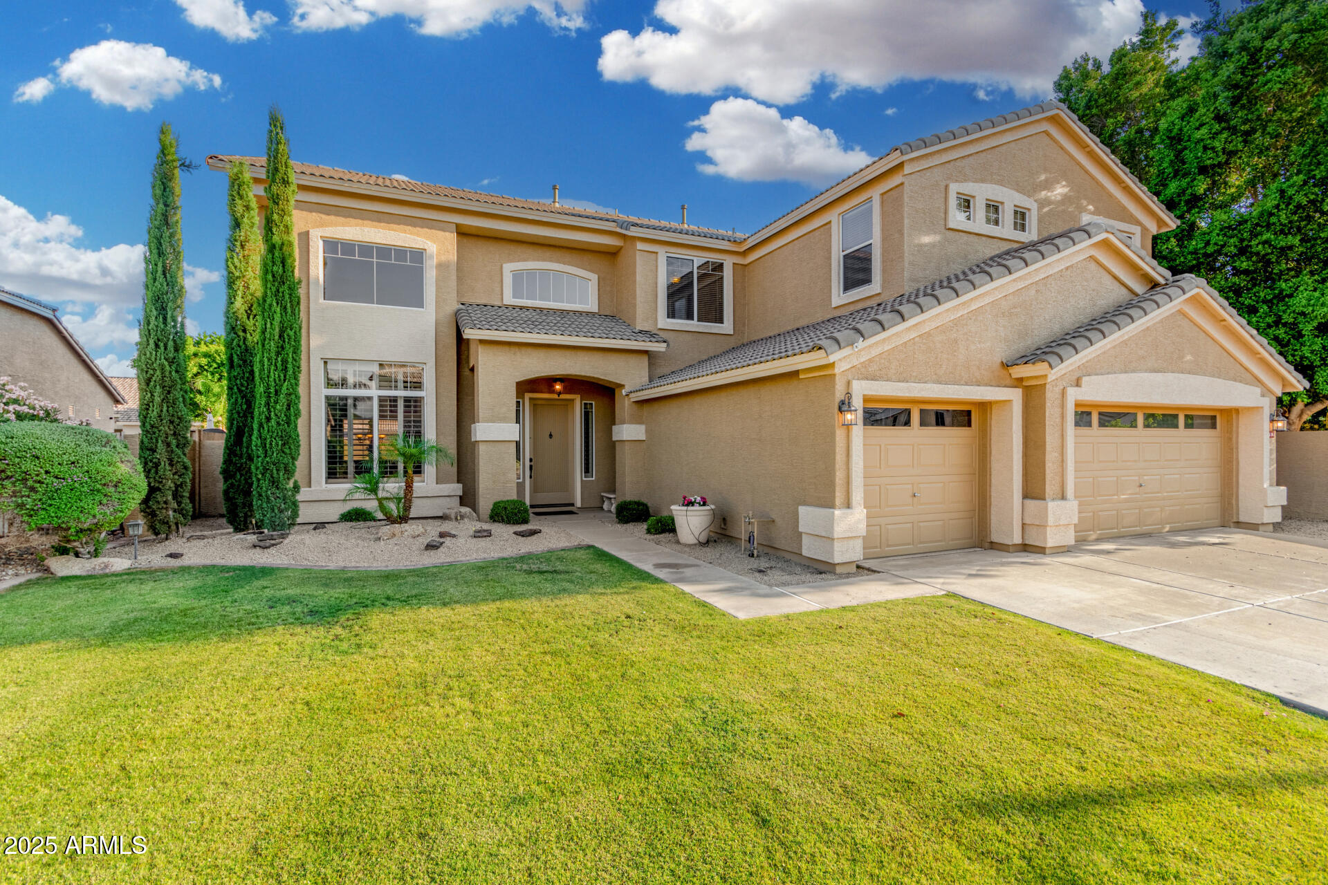 6961 W HONEYSUCKLE Drive