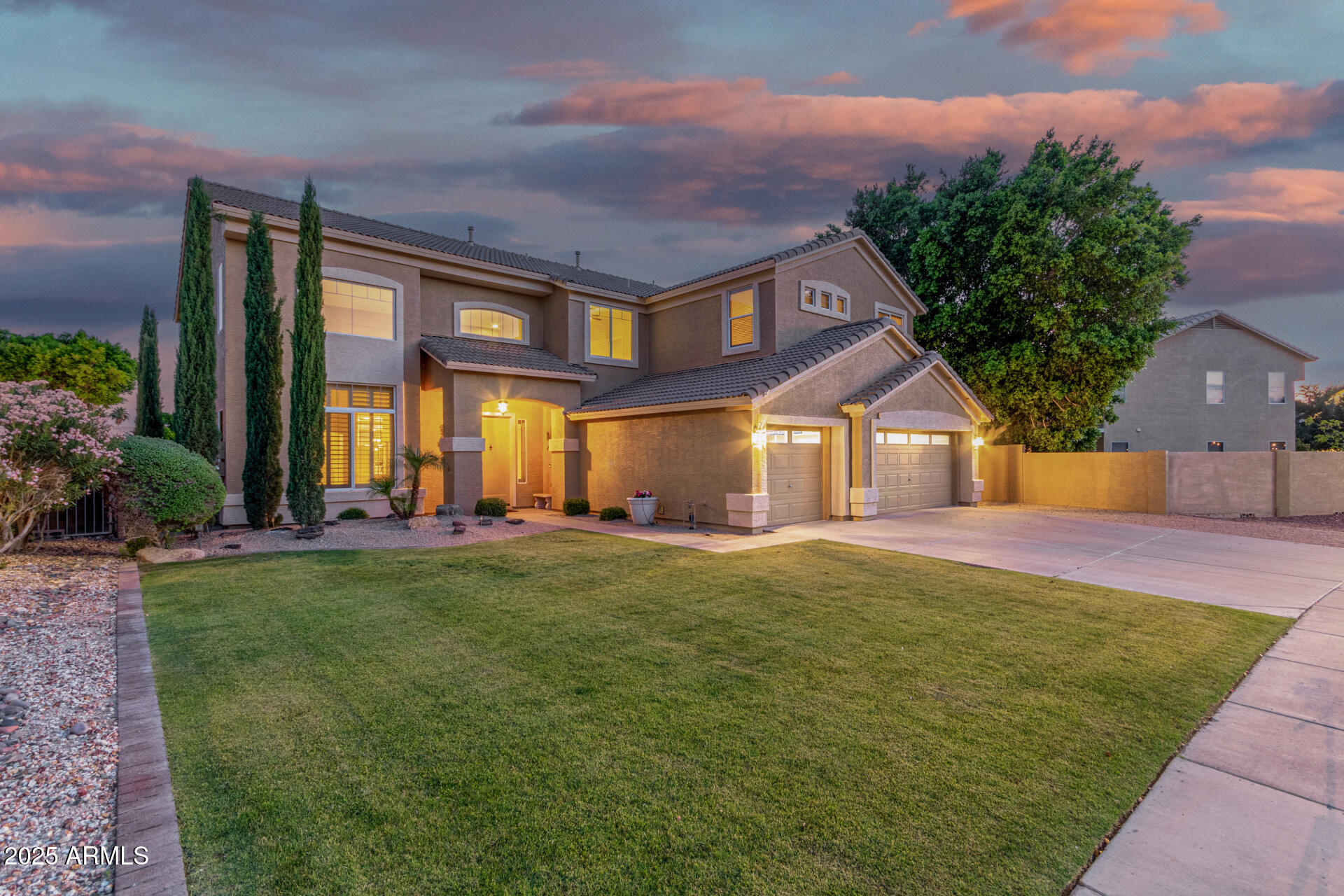 6961 W HONEYSUCKLE Drive