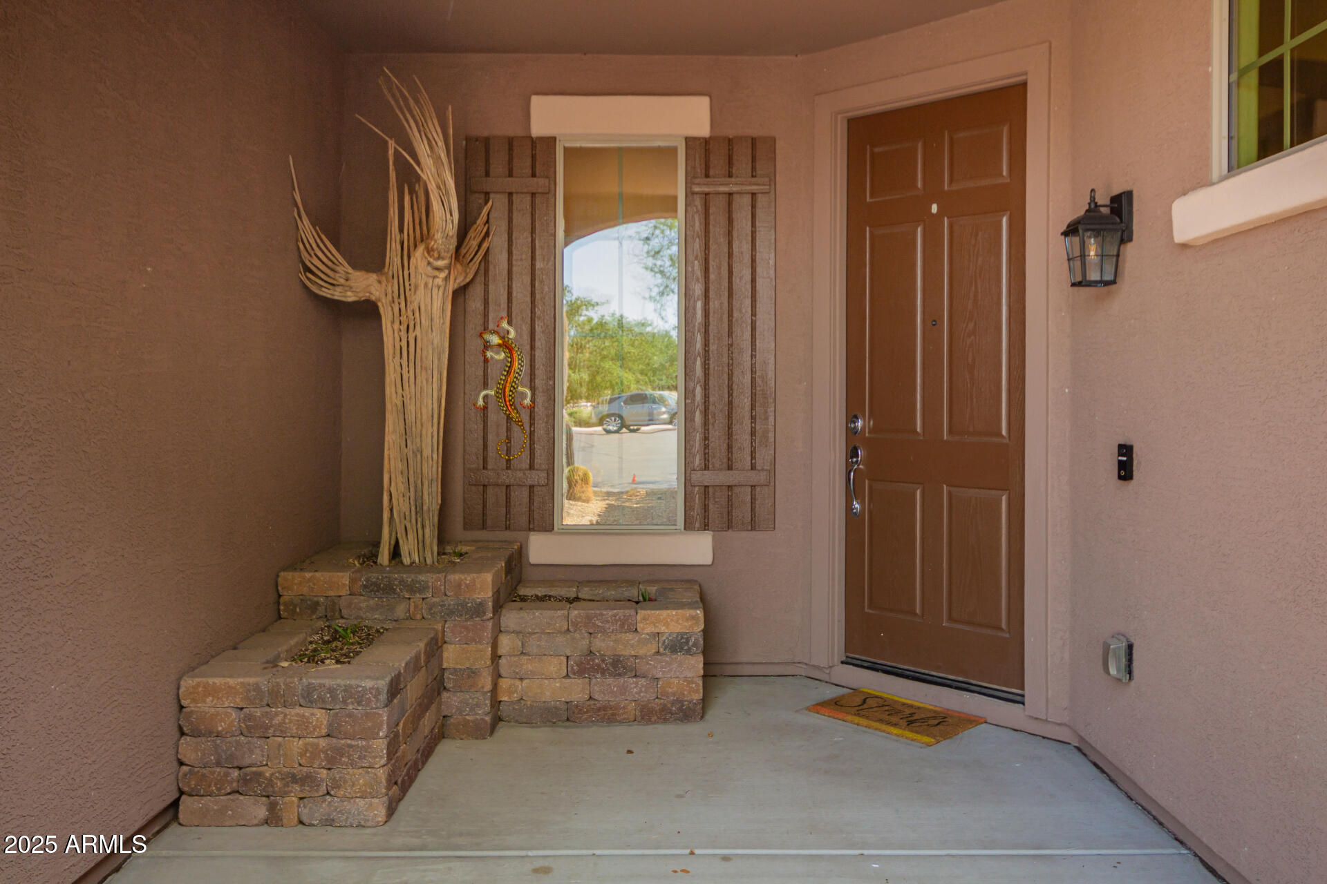 1225 S 160TH Lane