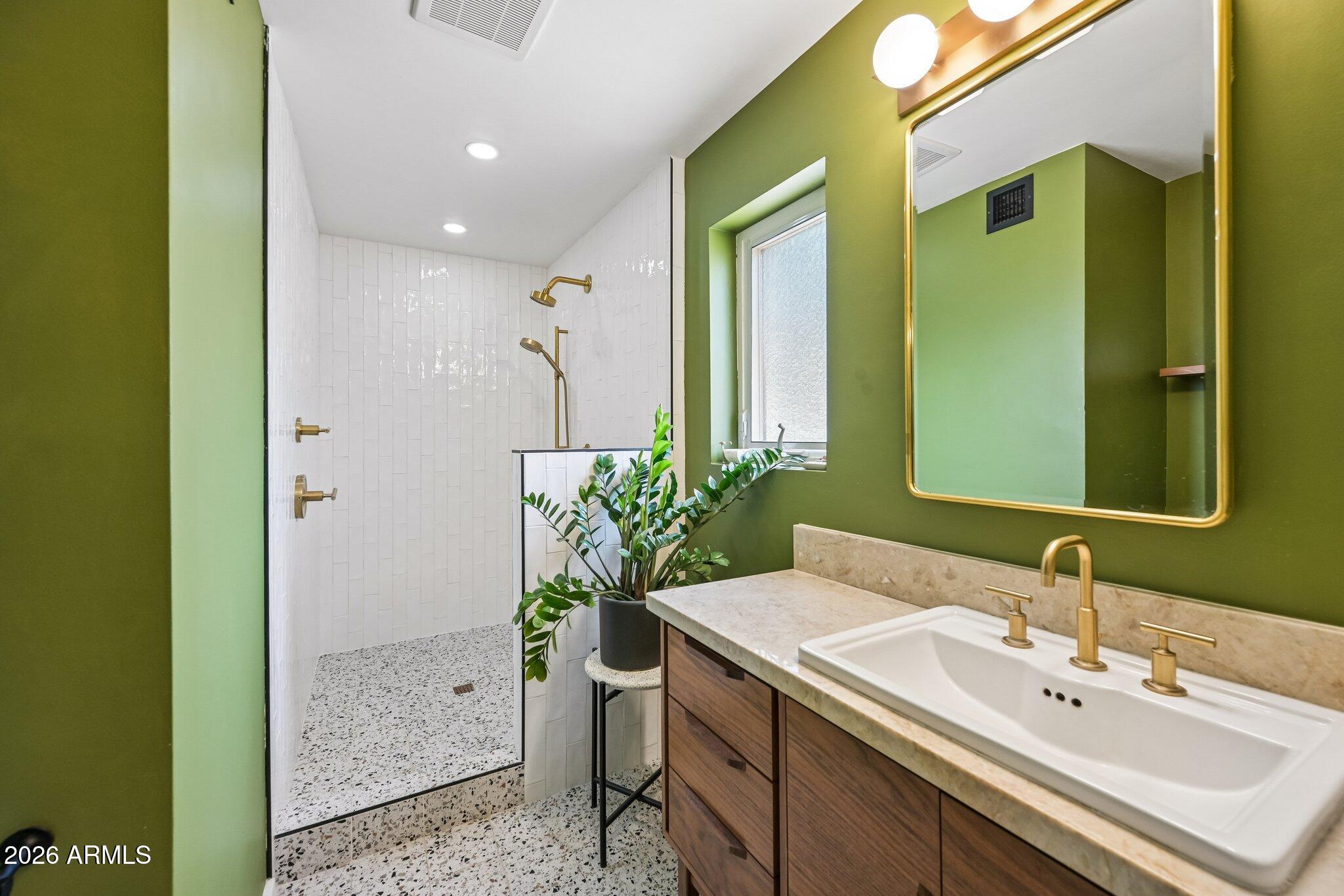 BROADMOR MANOR 3 - Residential