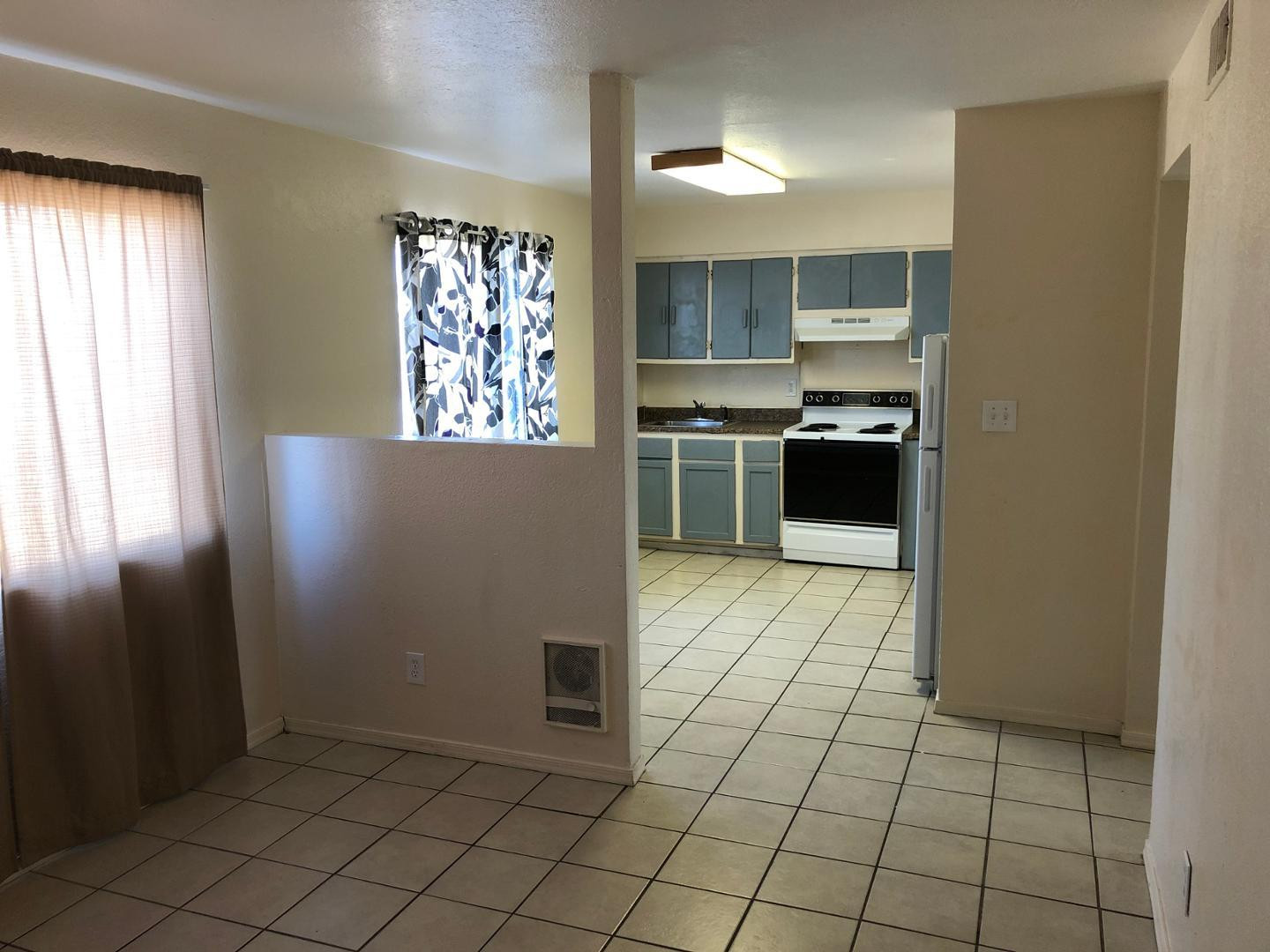 2510 E Pueblo Avenue 3