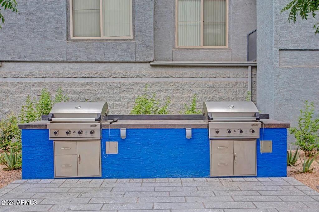 1033 N Parkside Drive 3