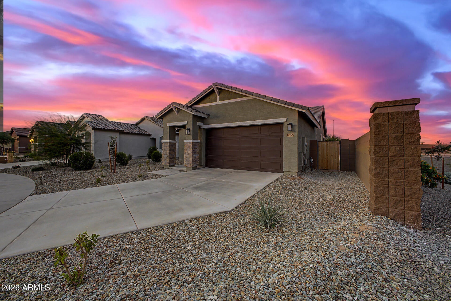17298 W GRAY FOX Trail