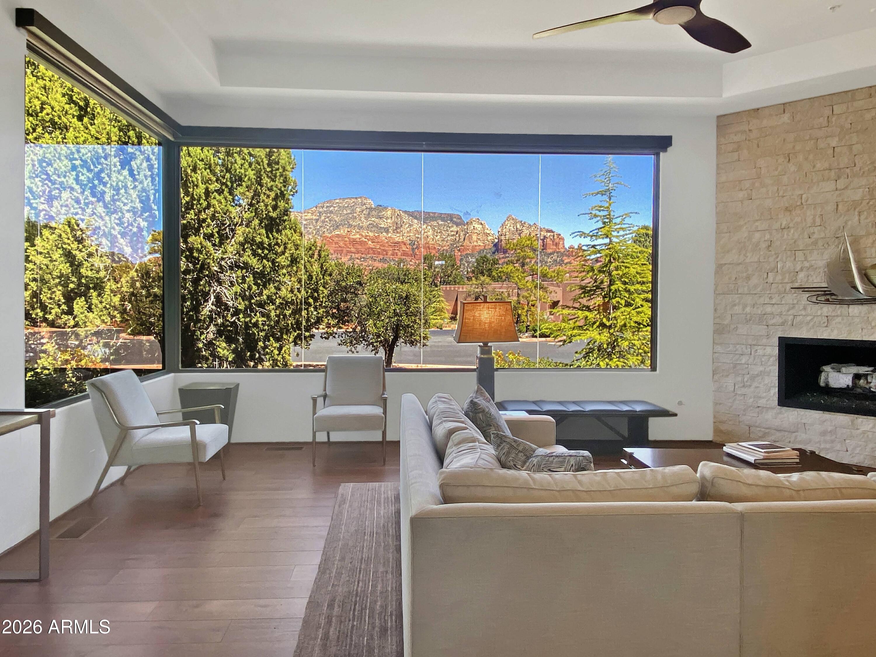 CASA CONTENTA - Residential