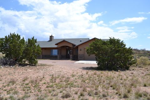 815 E PANIOLO Way Paulden AZ 86334