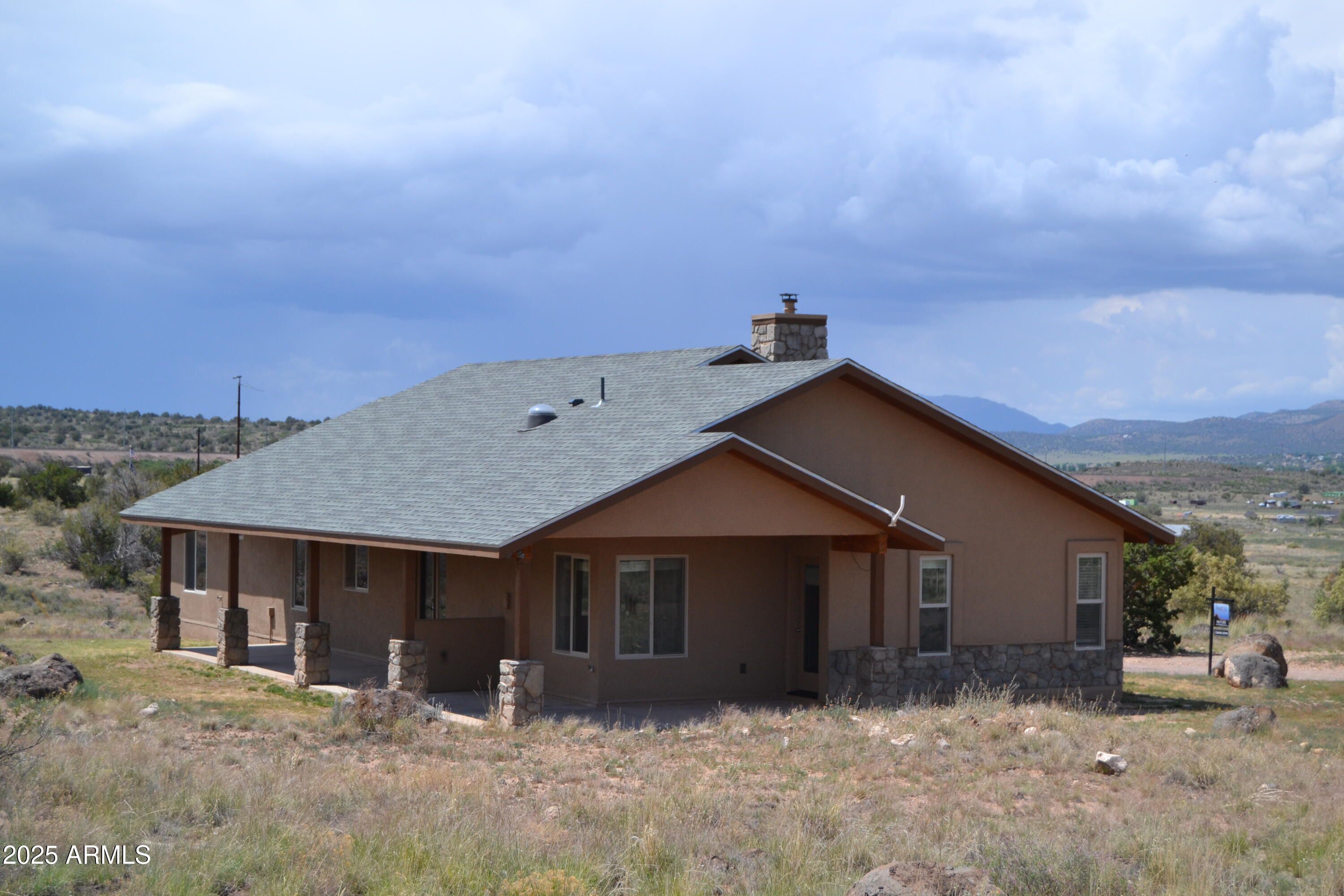 815 E PANIOLO Way