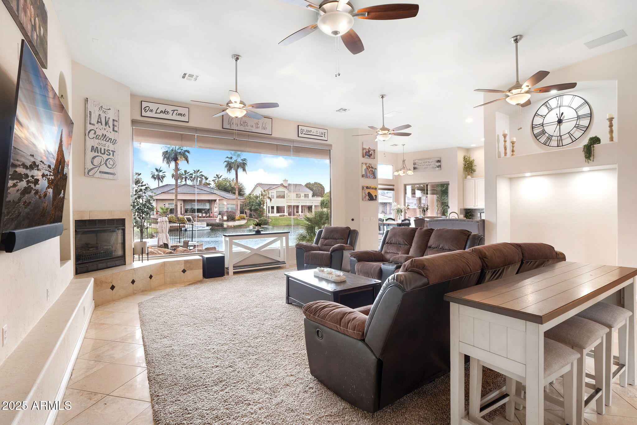 633 W ASTER Court
