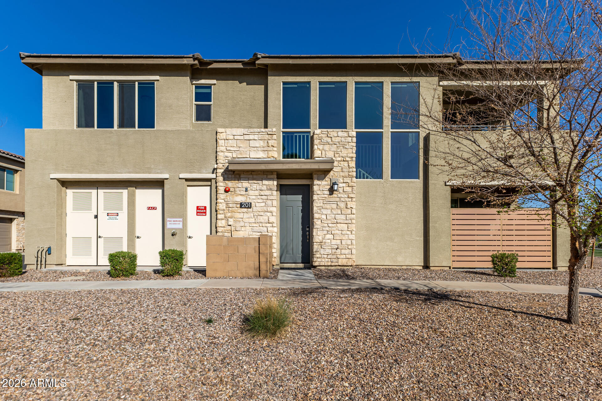 675 E GINKO Avenue 201