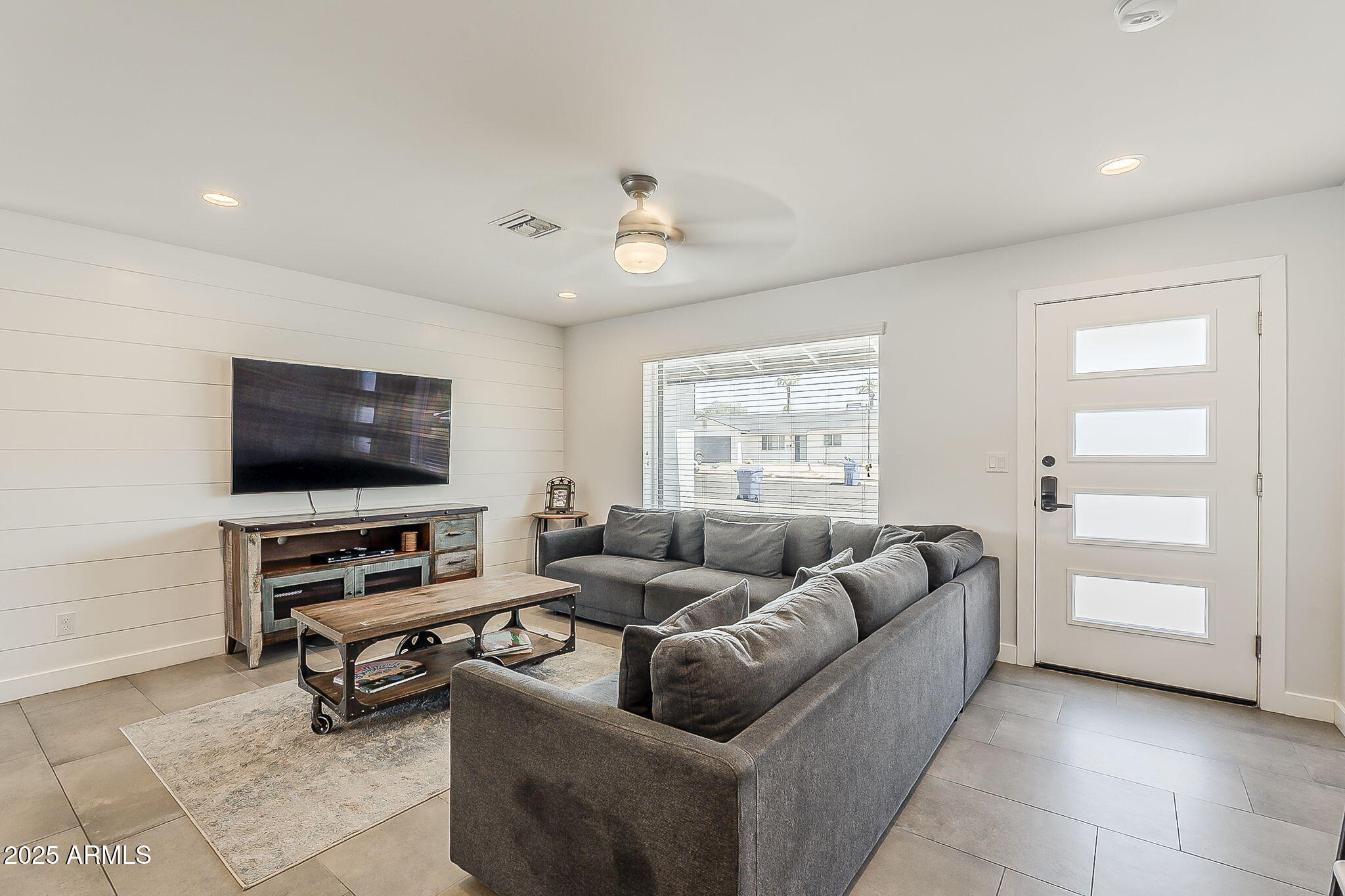 1003 E MARIGOLD Lane