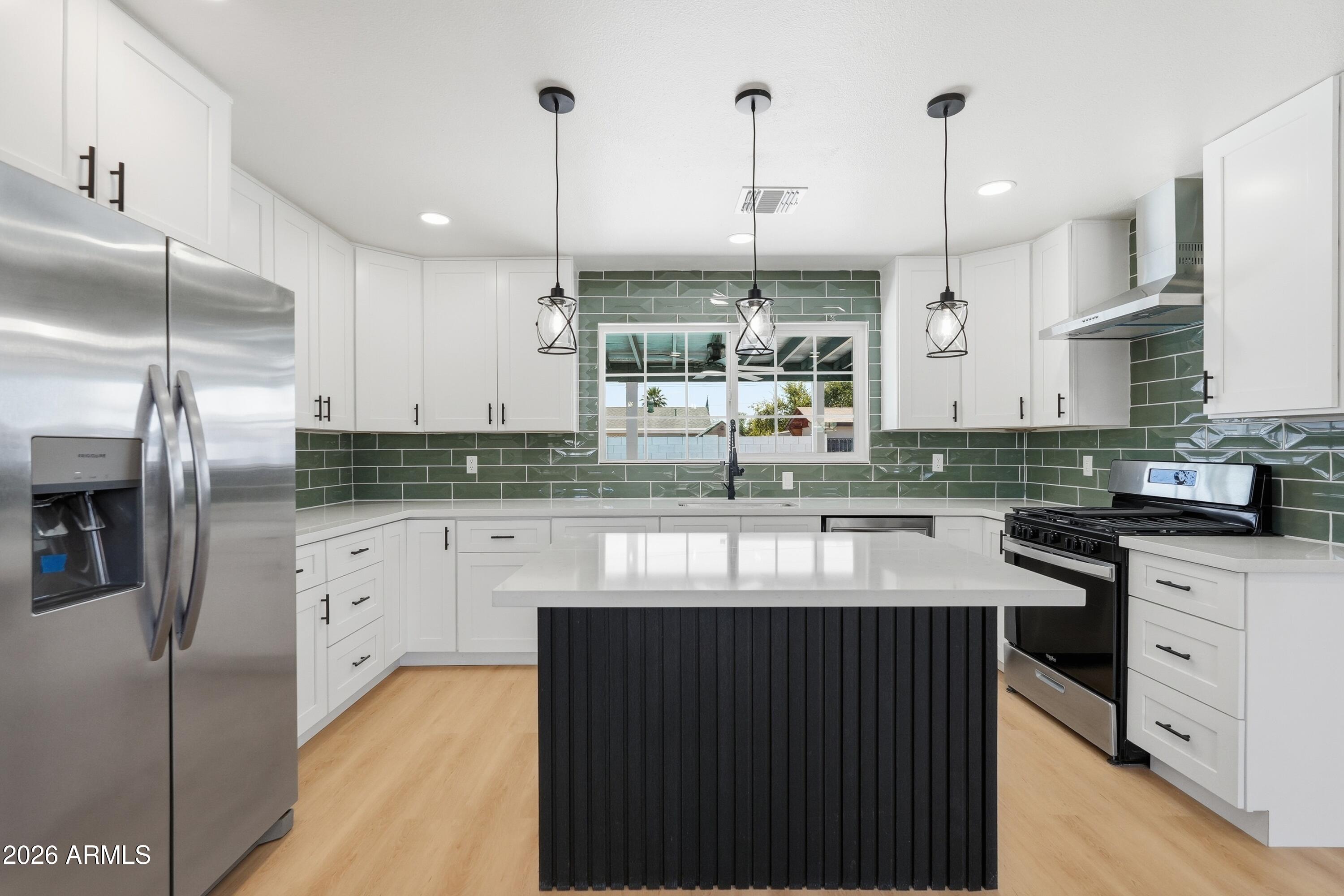 3327 W WETHERSFIELD Road