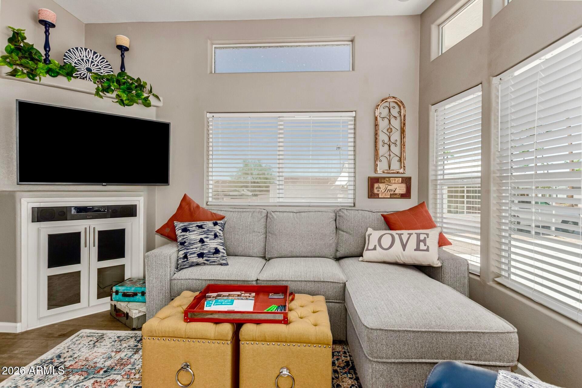 1374 W Chesapeake Avenue