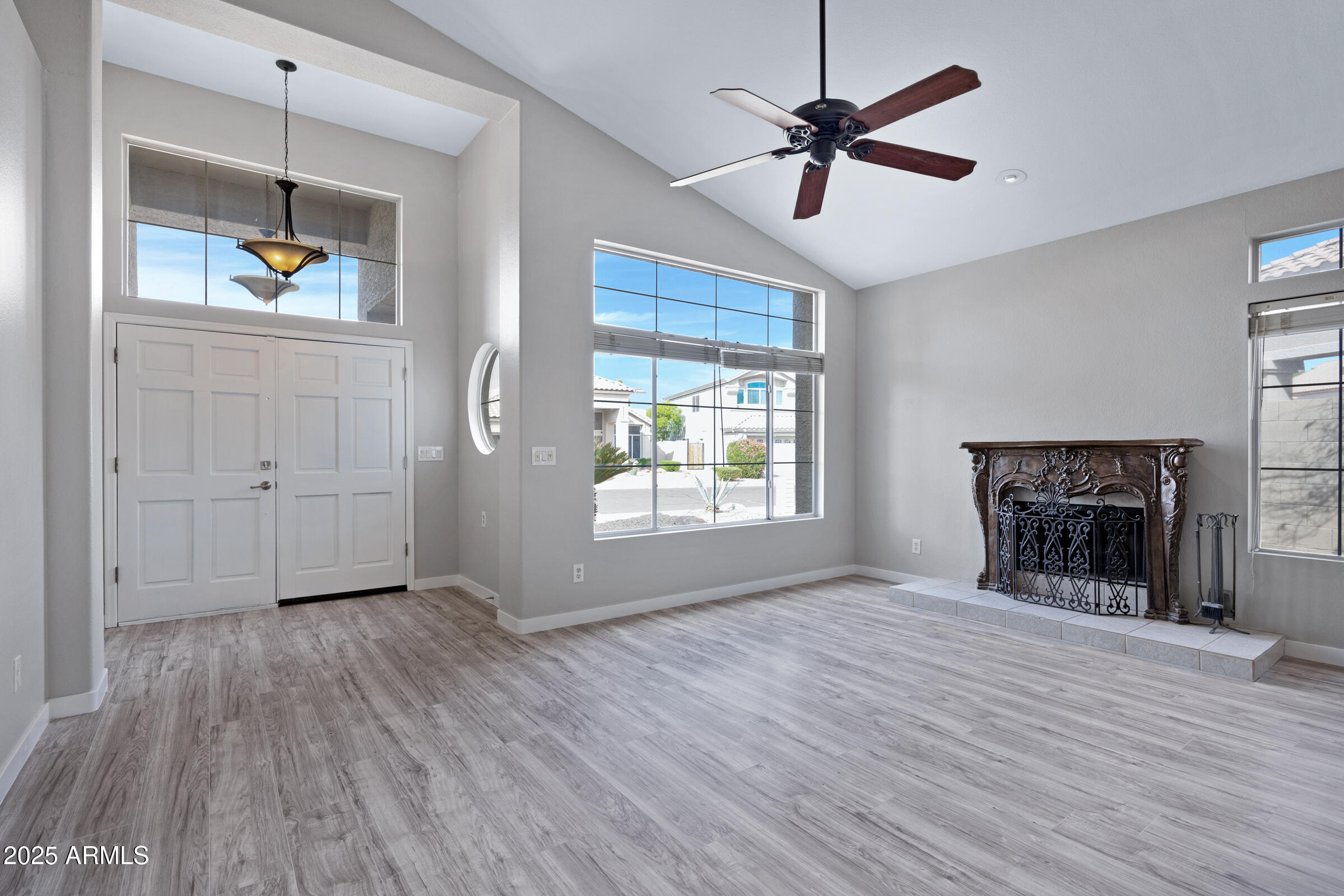 115 W EL FREDA Road