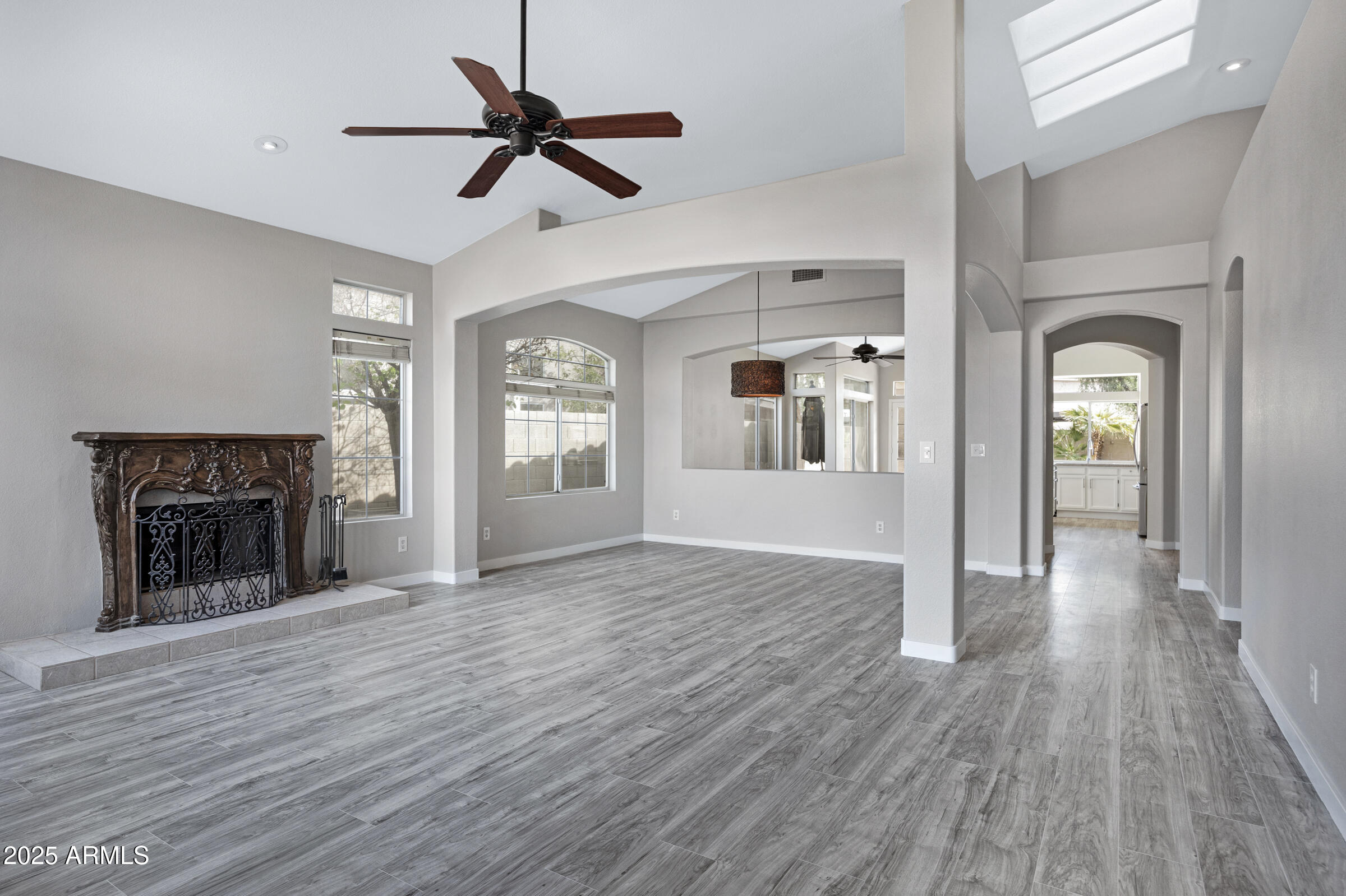 115 W EL FREDA Road