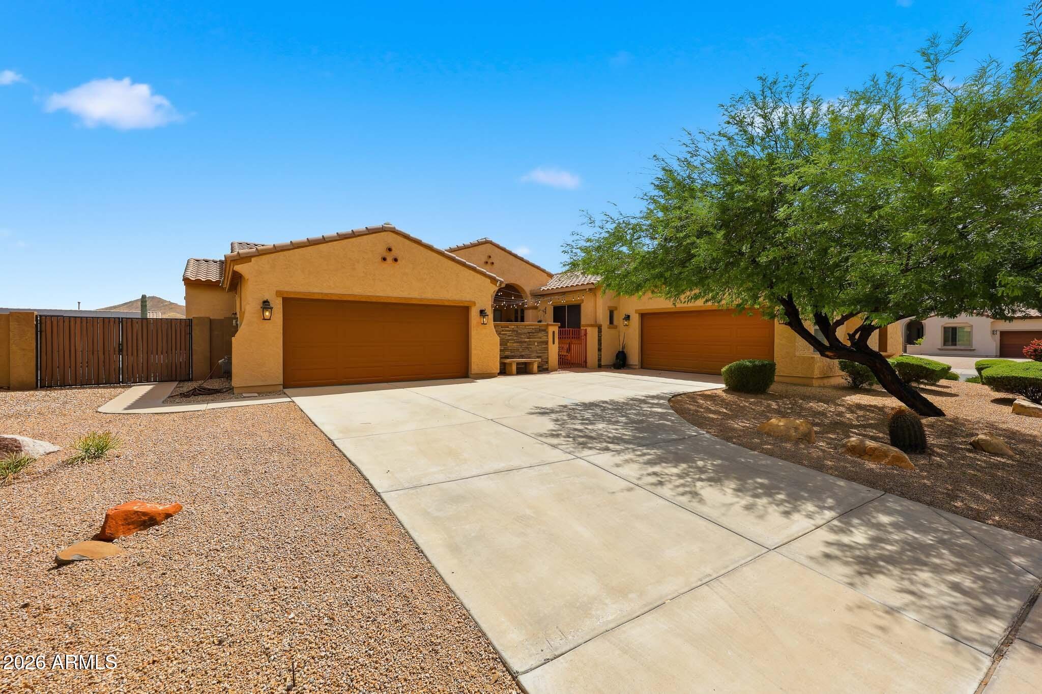 1531 W PARNELL Drive