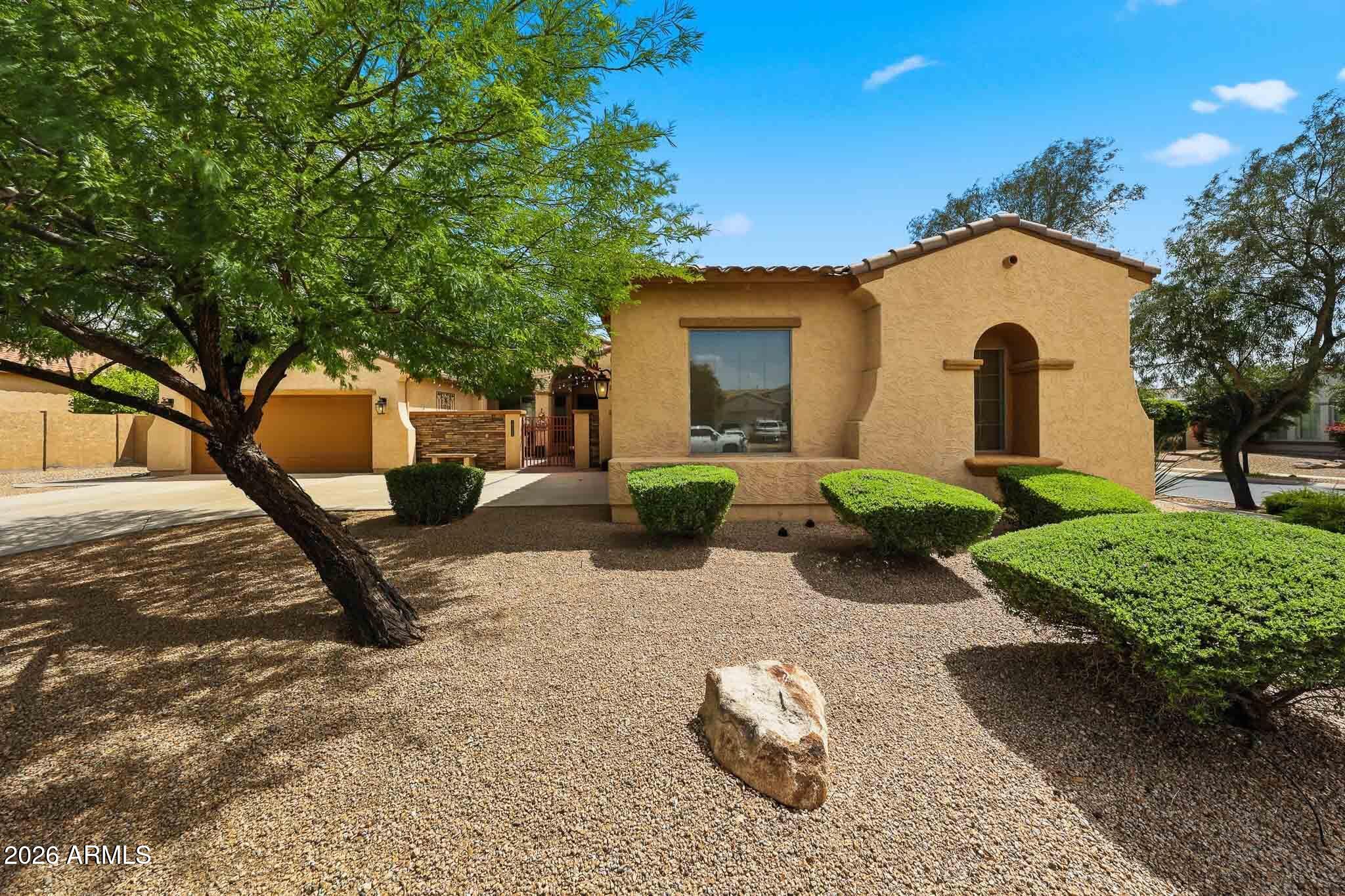 1531 W PARNELL Drive