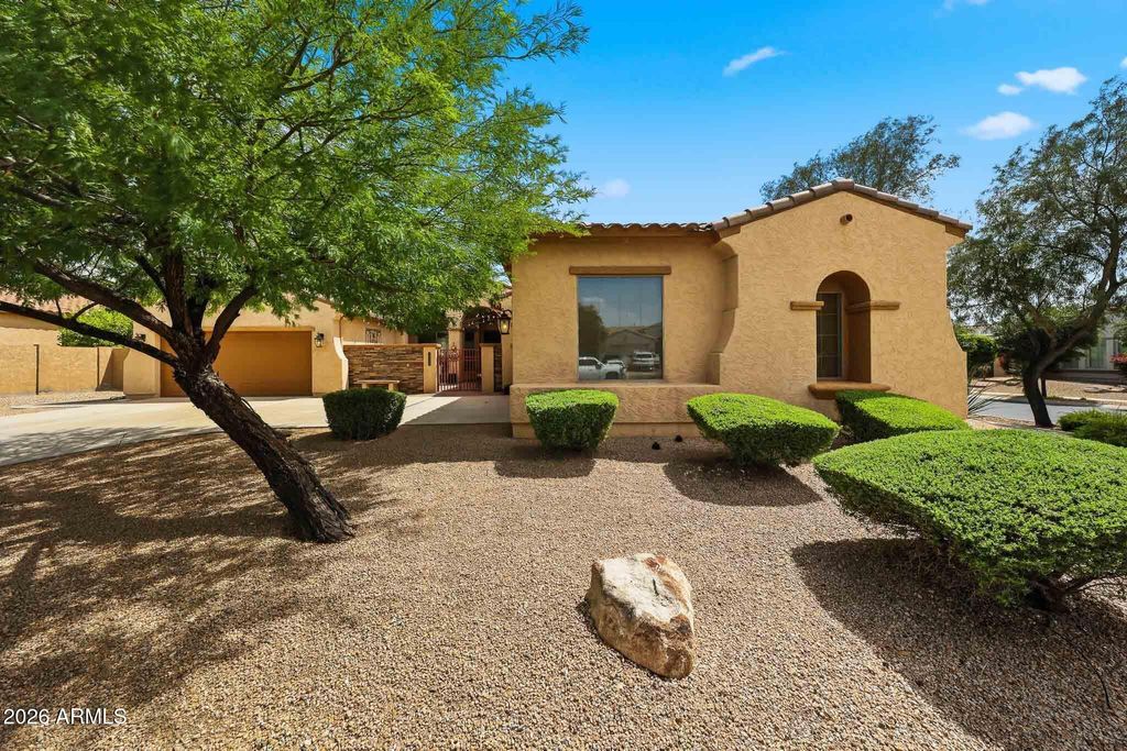 Photo of 1531 W Parnell Drive, Phoenix, AZ 85085 (MLS # 7030449)