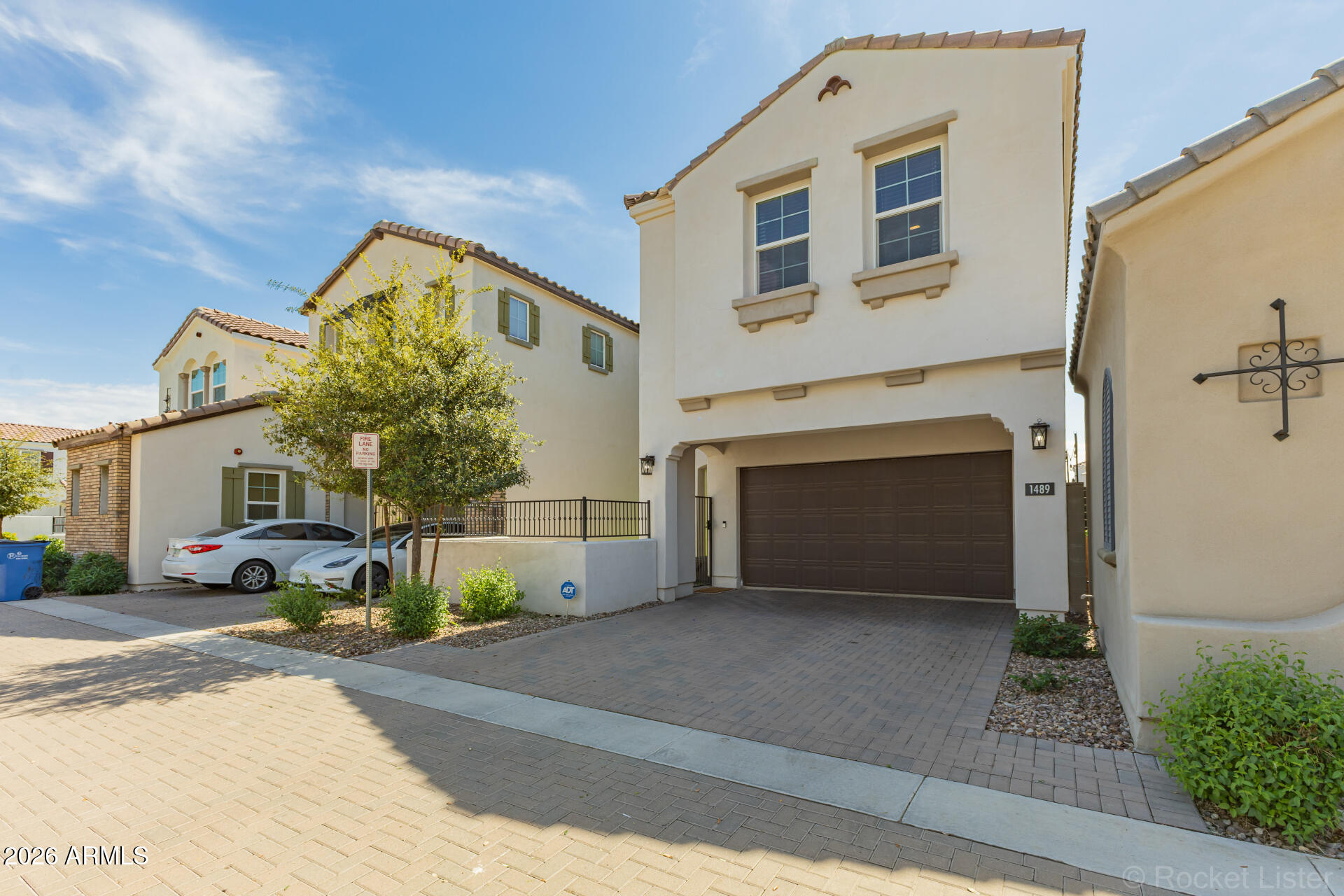 1489 E SHANNON Street