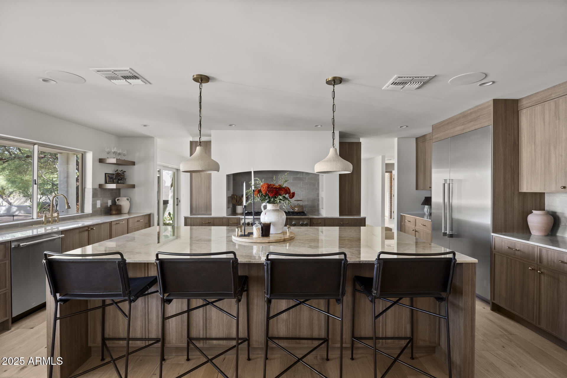 4646 E SHADOW ROCK Road