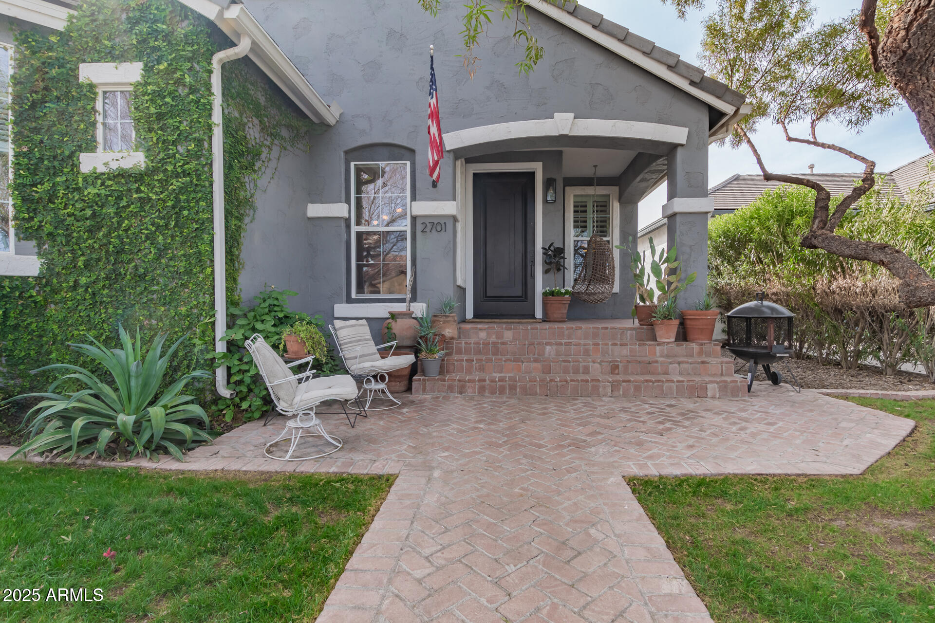 2701 E HOBART Street