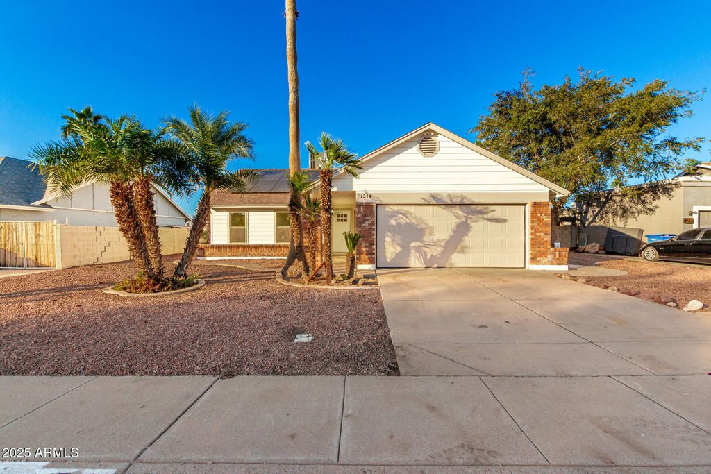 Photo of 1514 W Loughlin Drive, Chandler, AZ 85224 (MLS # 6952633)