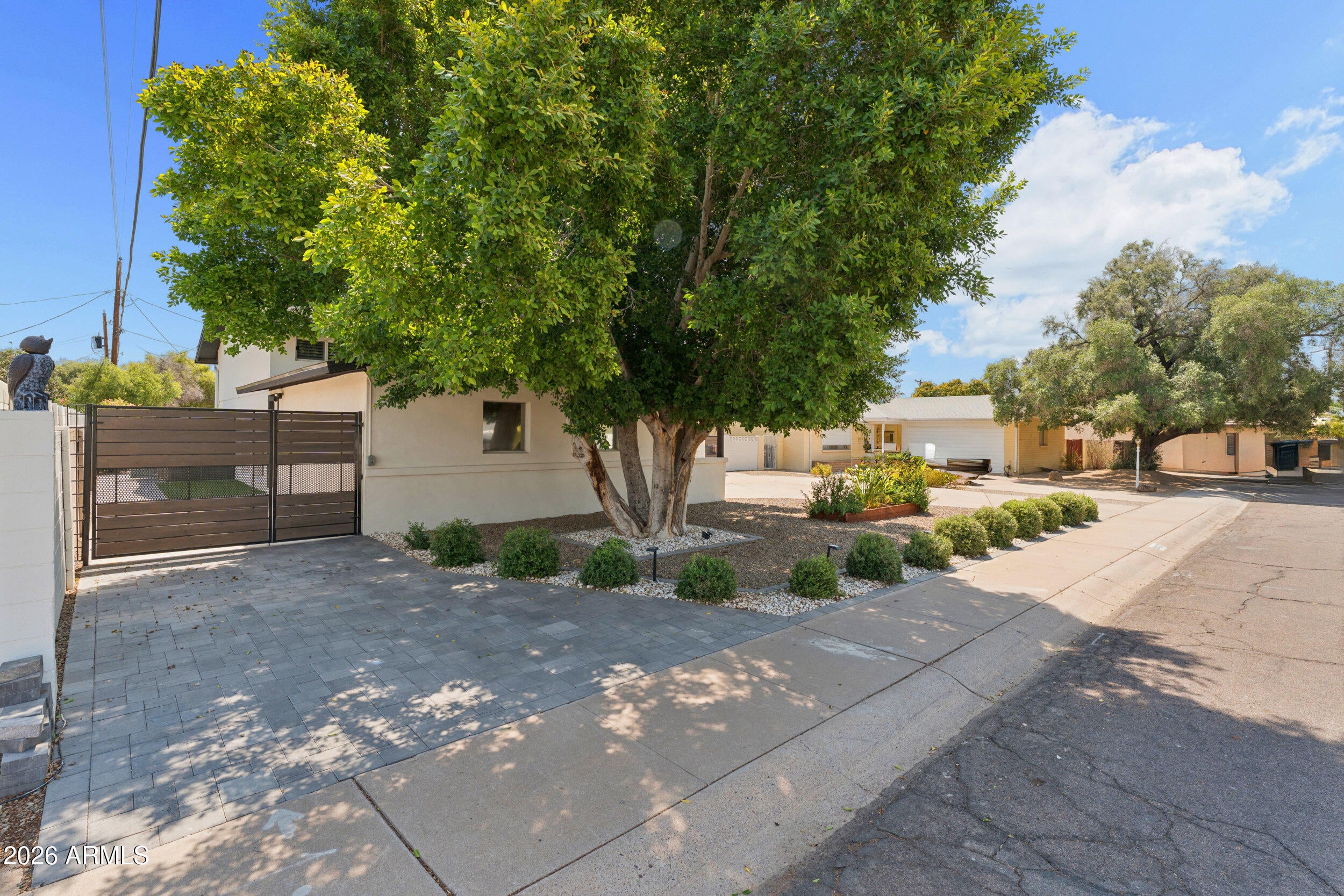 6107 N 87TH Place