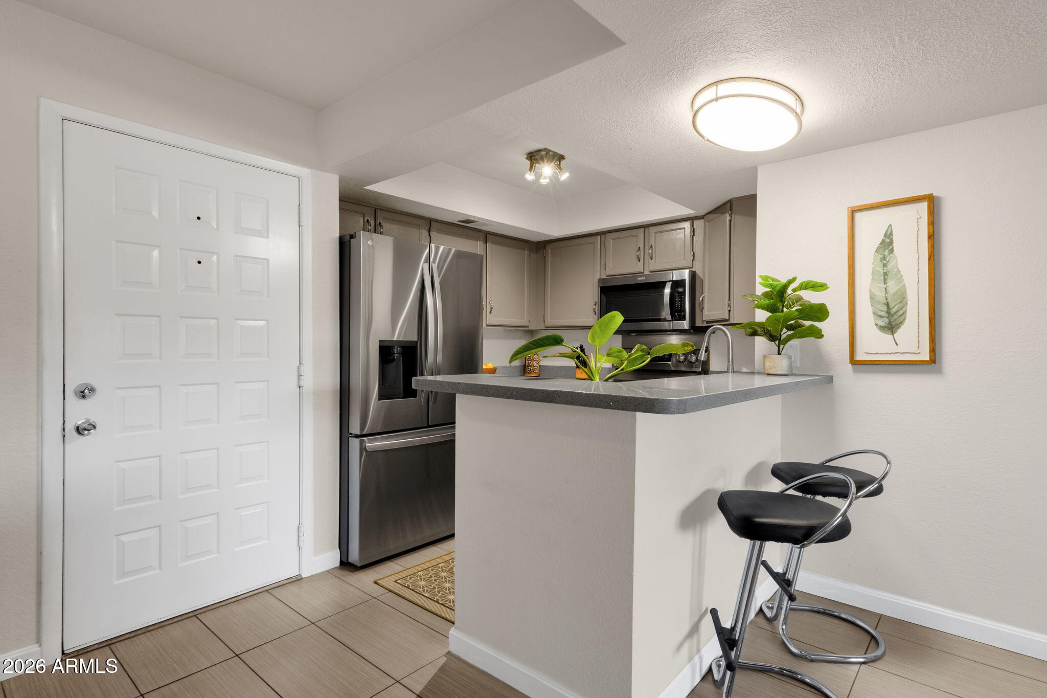 540 N MAY Street 1073