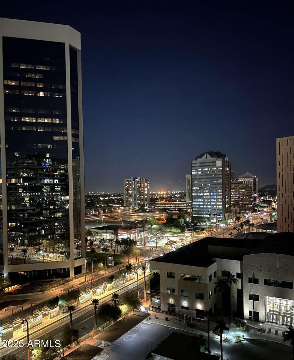 1 E LEXINGTON Avenue 1004