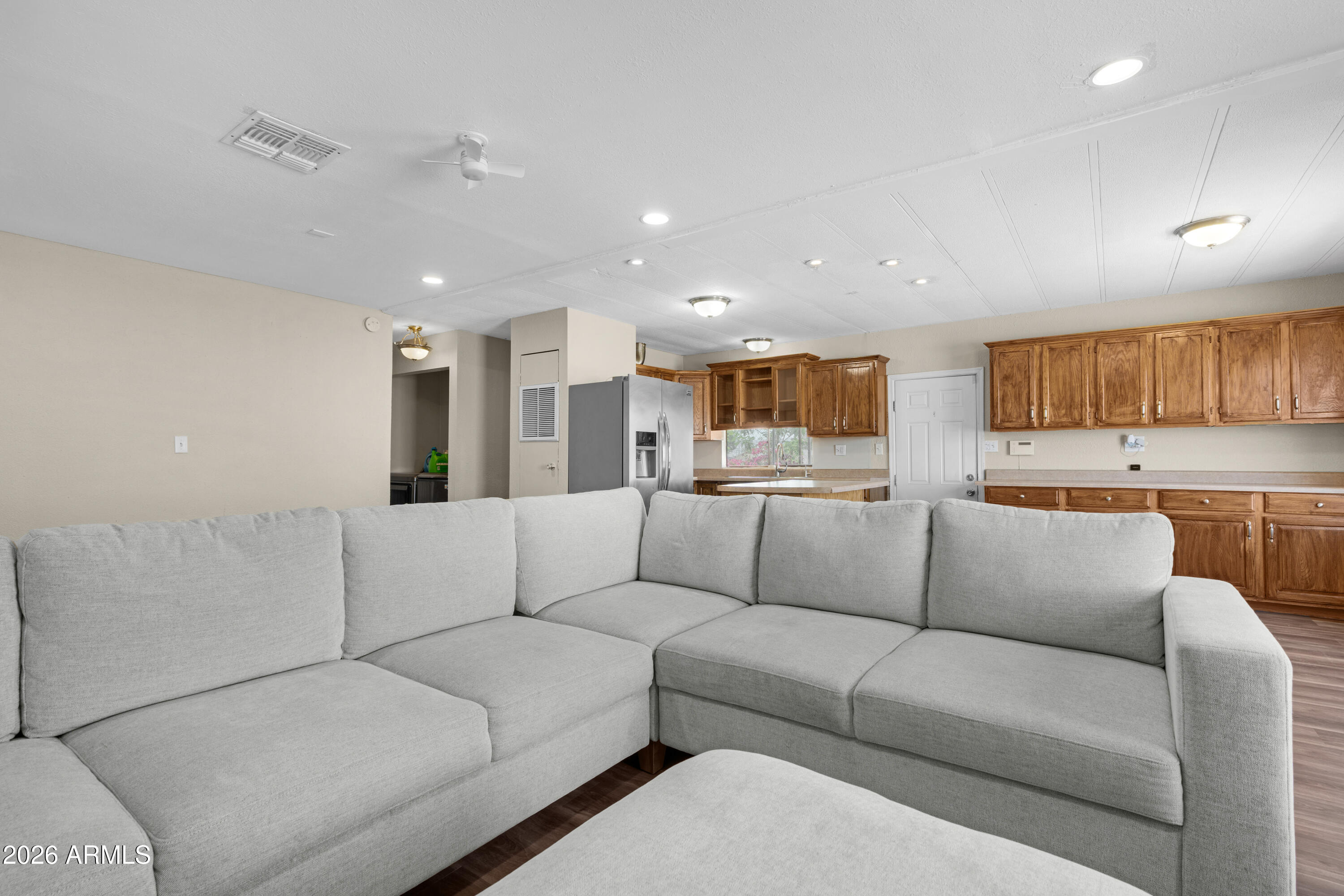 2423 W YUMA Street