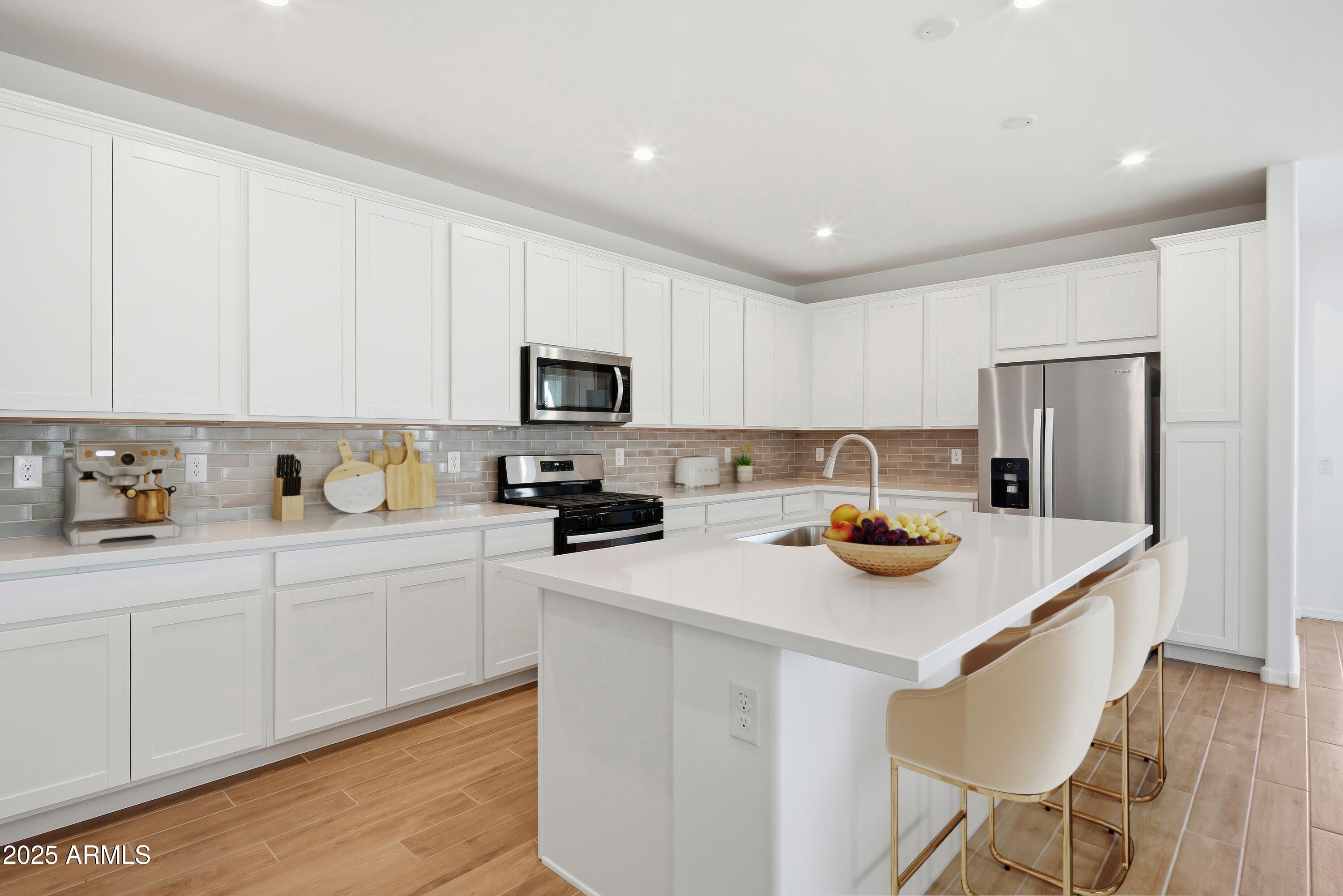 19014 W STELLA Avenue