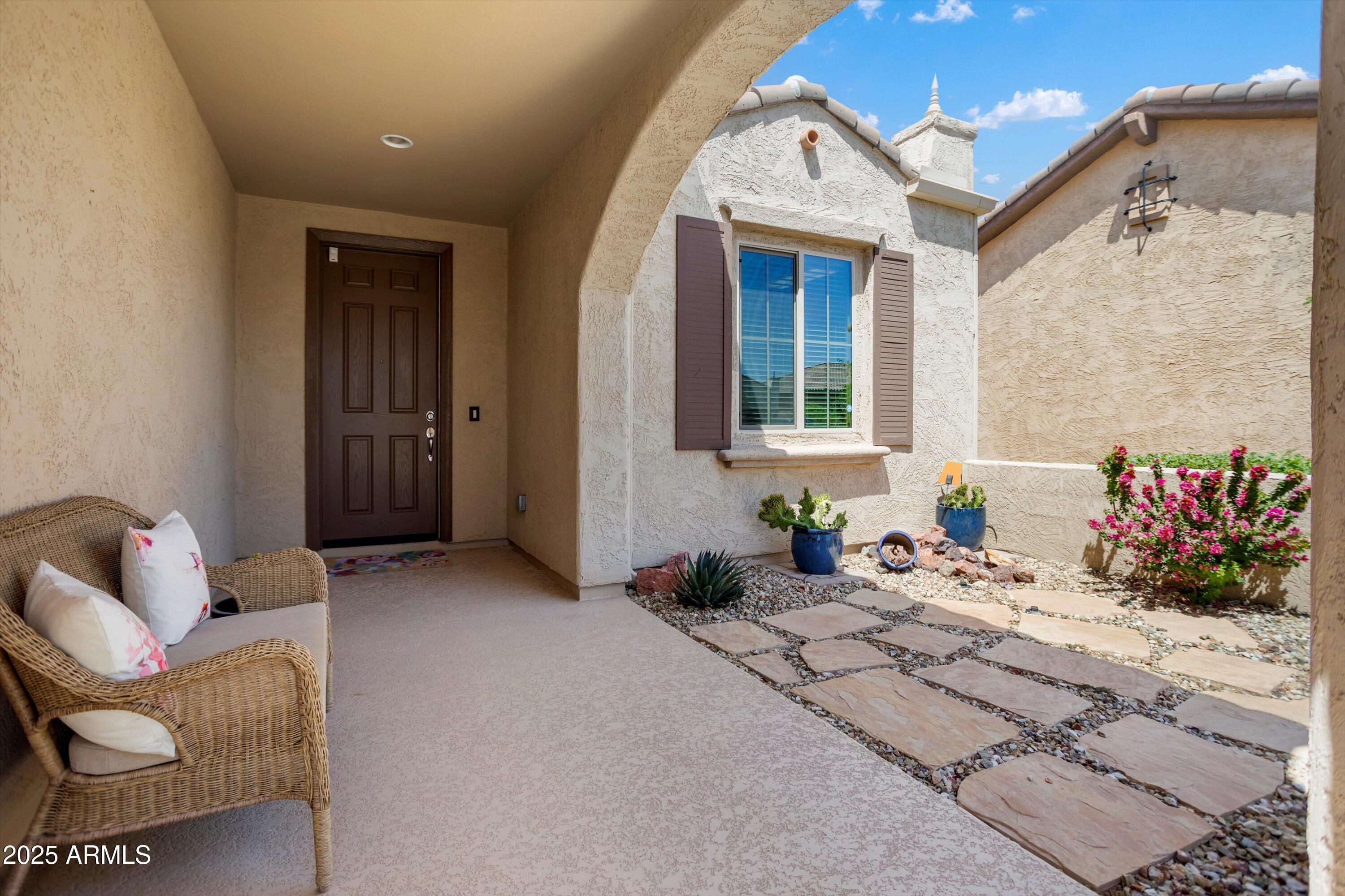 26456 W CAT BALUE Drive