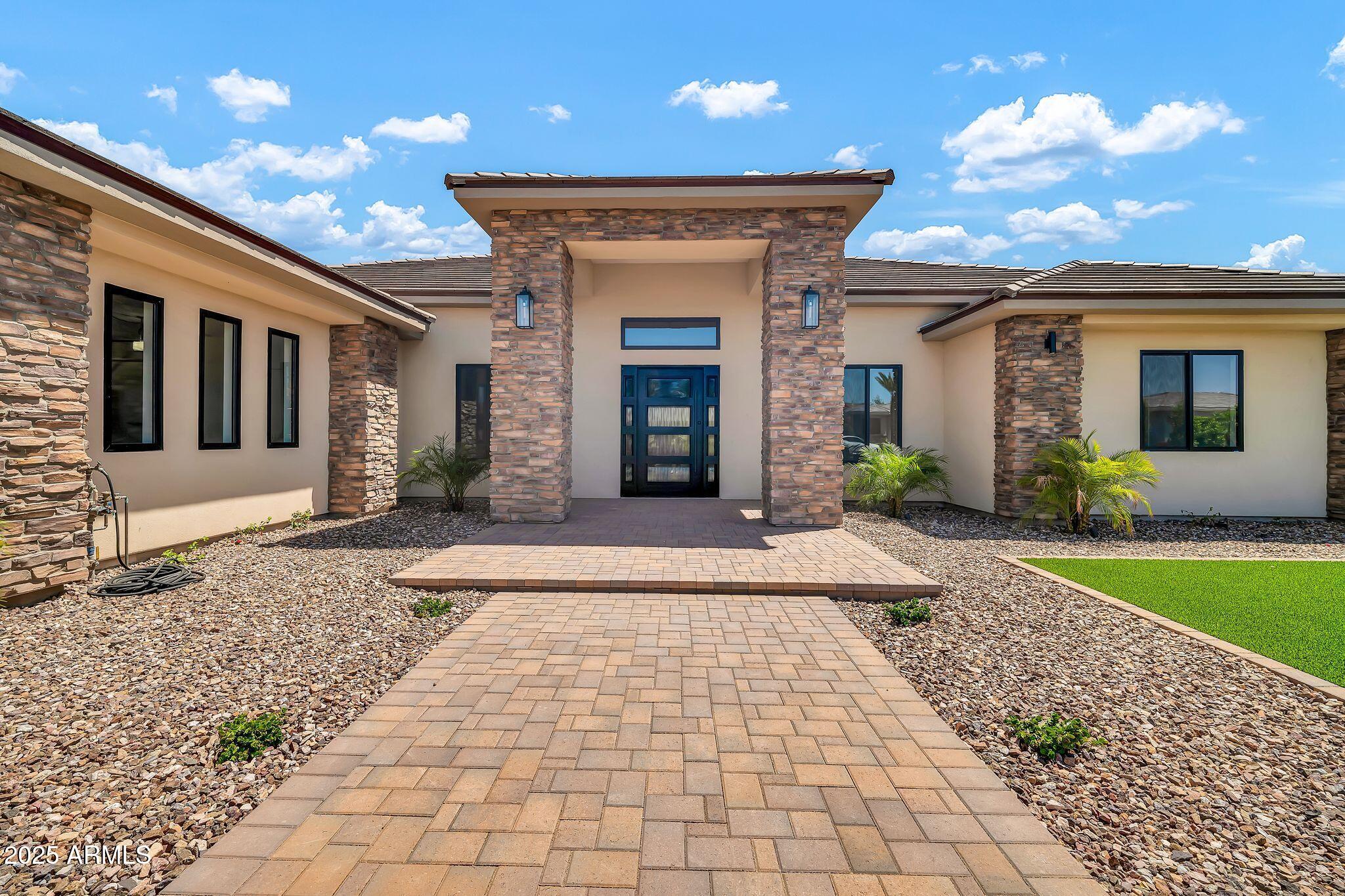 18225 W SAN JUAN Court