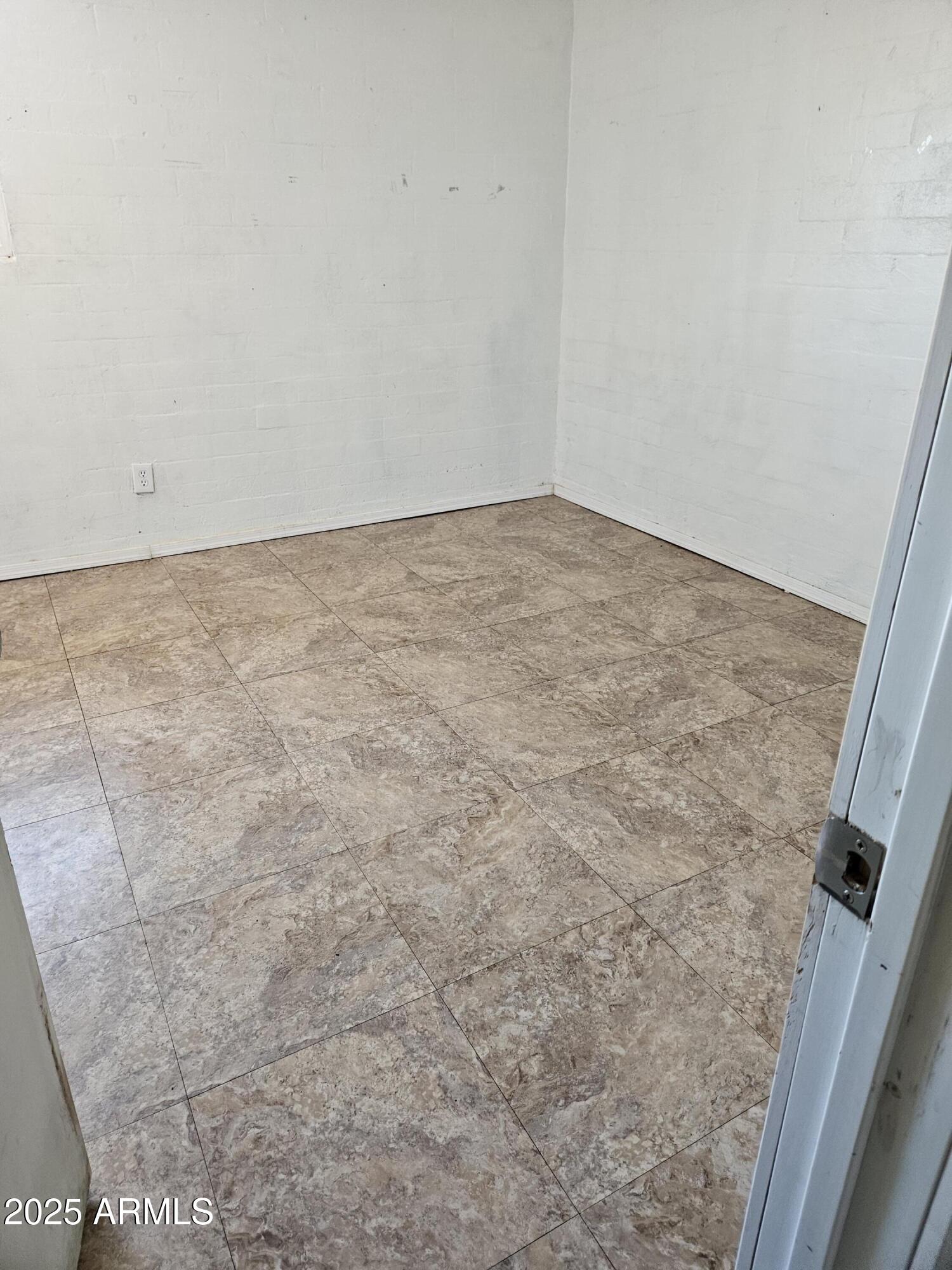 216 N MYERS Boulevard