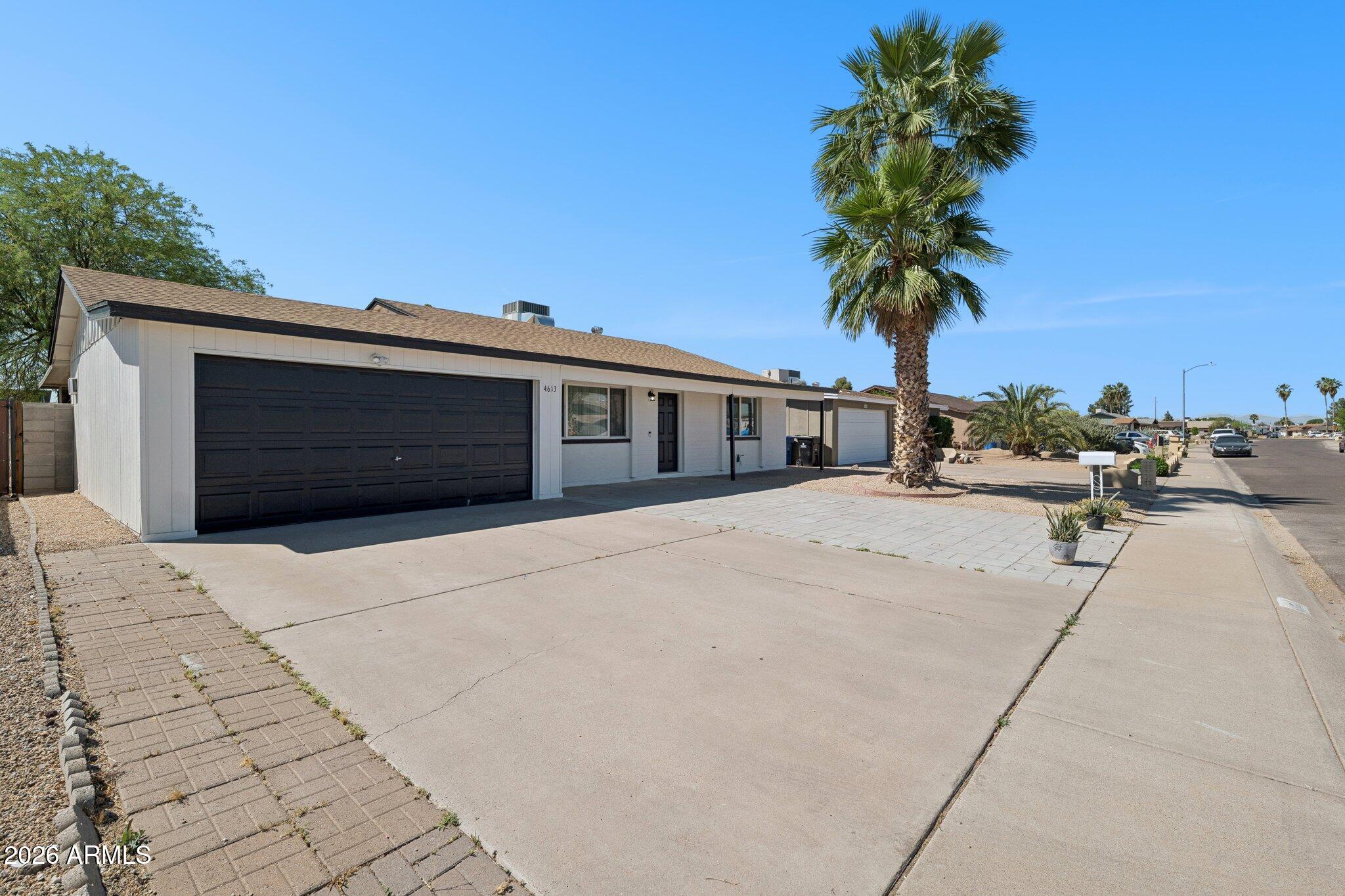 4613 W SUNNYSIDE Avenue