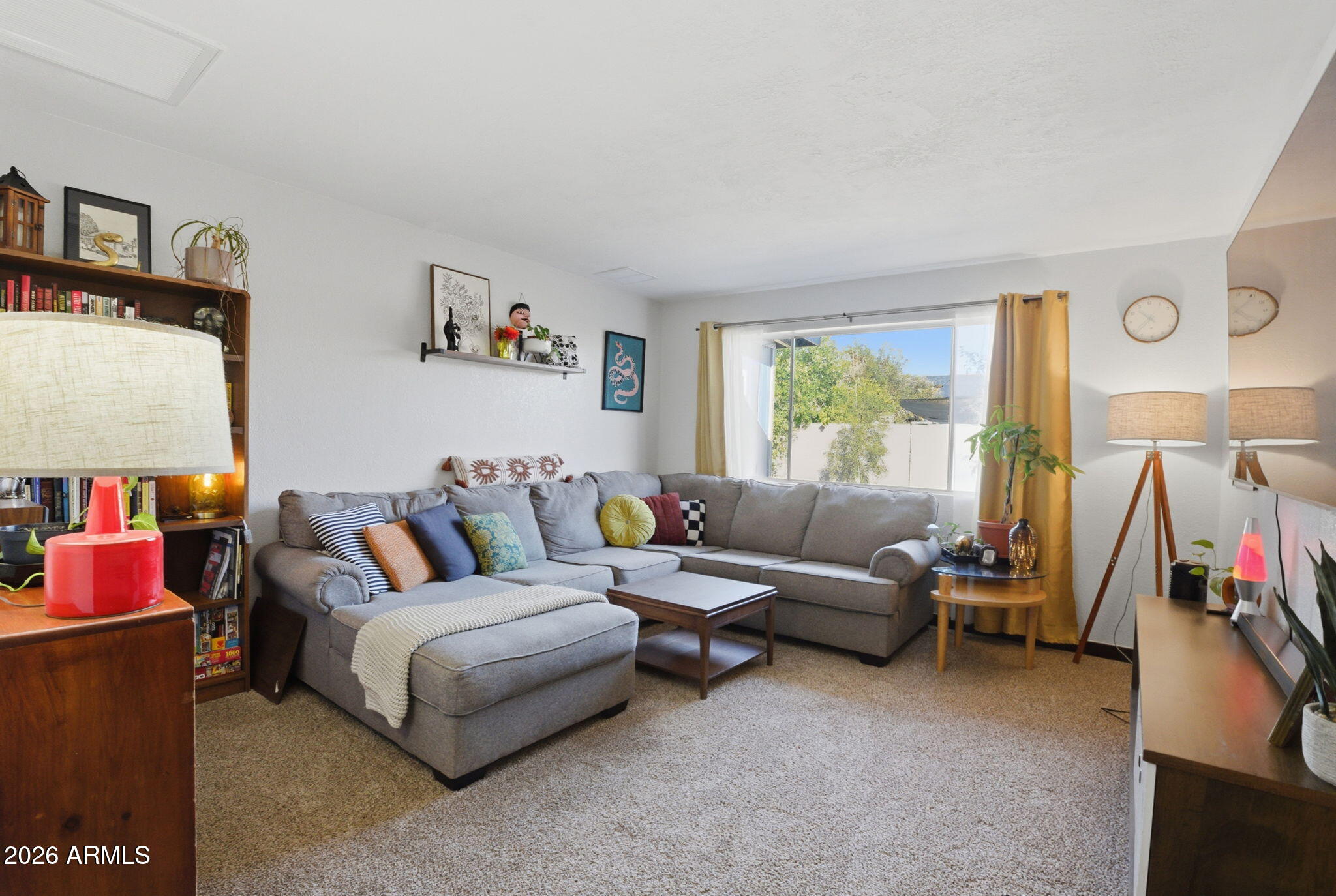 2106 W DEVONSHIRE Street