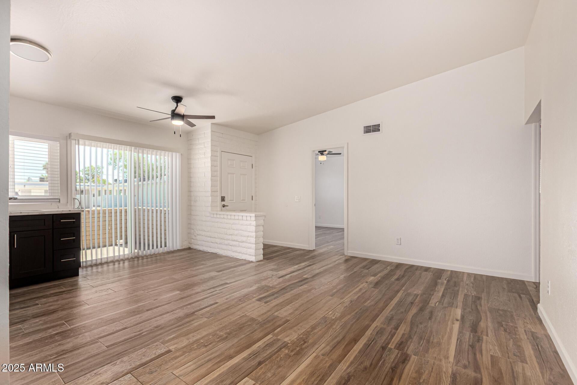 5926 W ROSE Lane Apt A