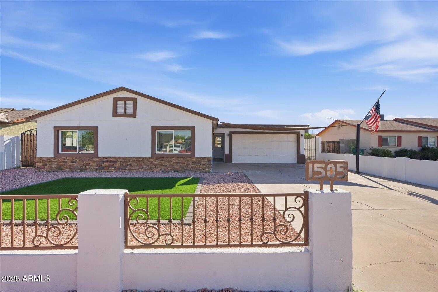 1505 S KAY Circle