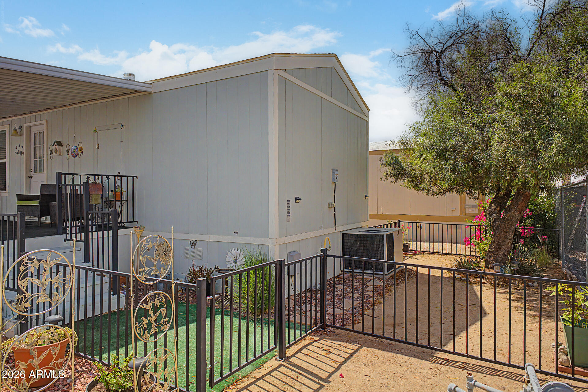 2131 E UNION HILLS Drive M6