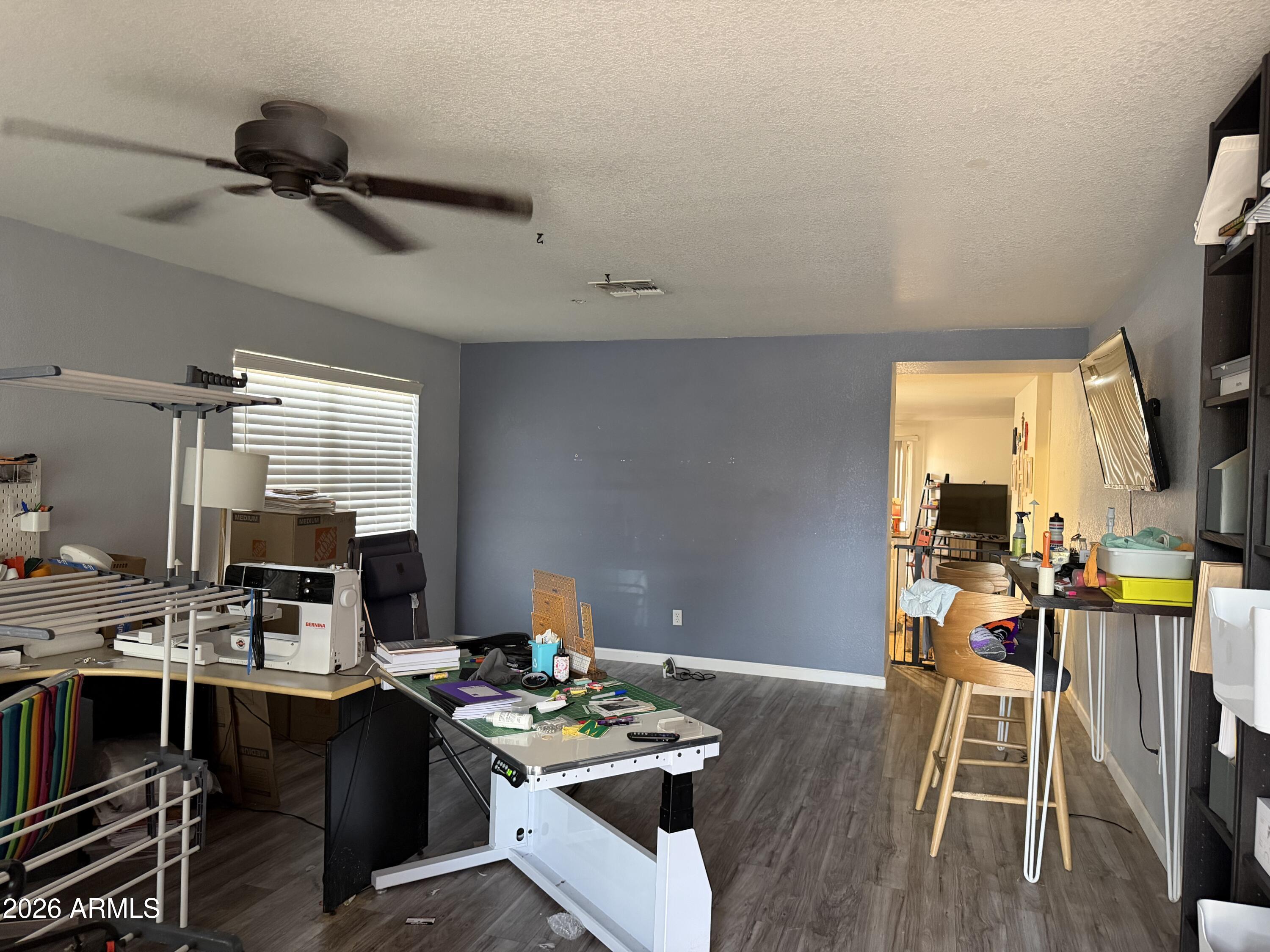 1117 E GWEN Street