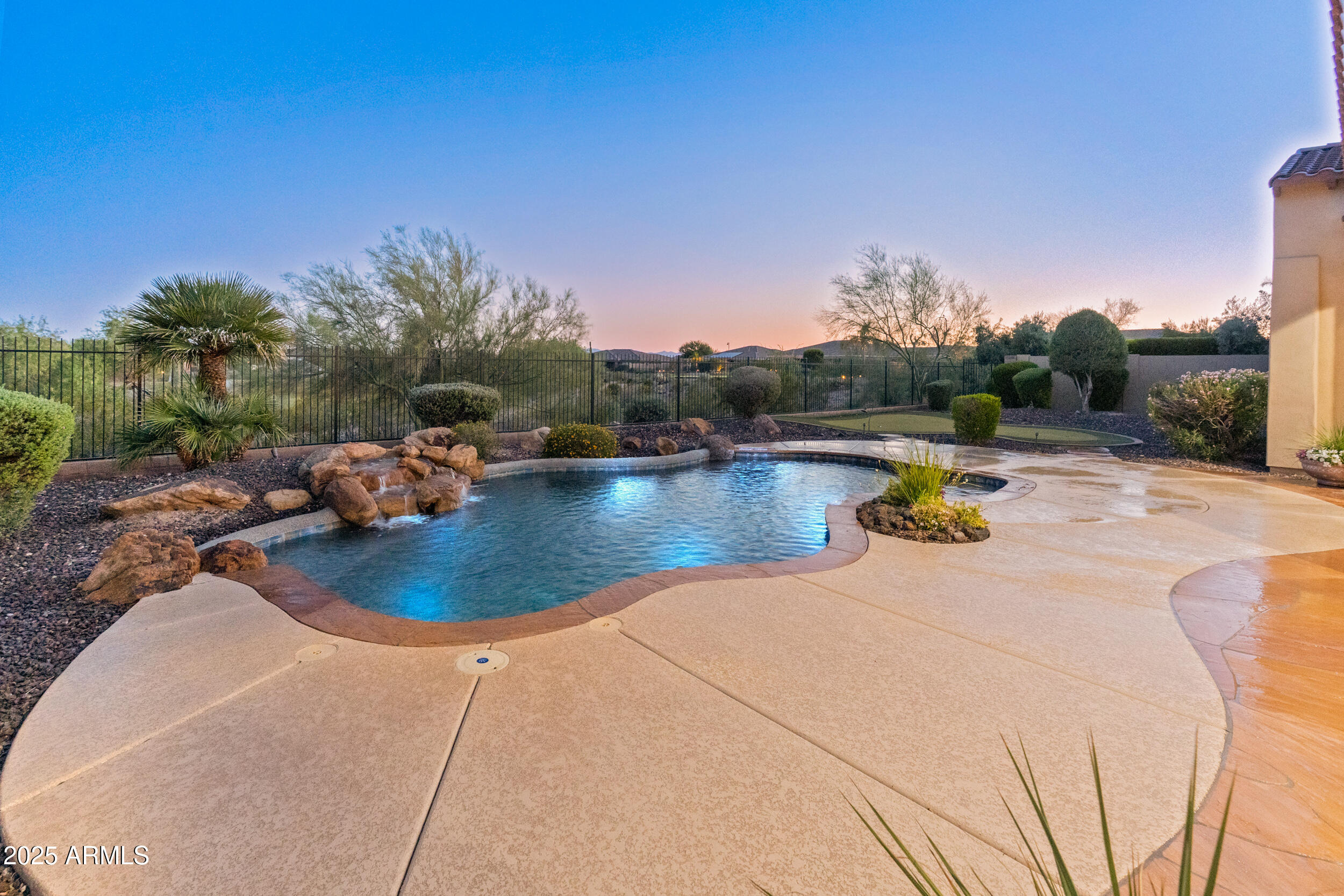 12809 W OYER Lane
