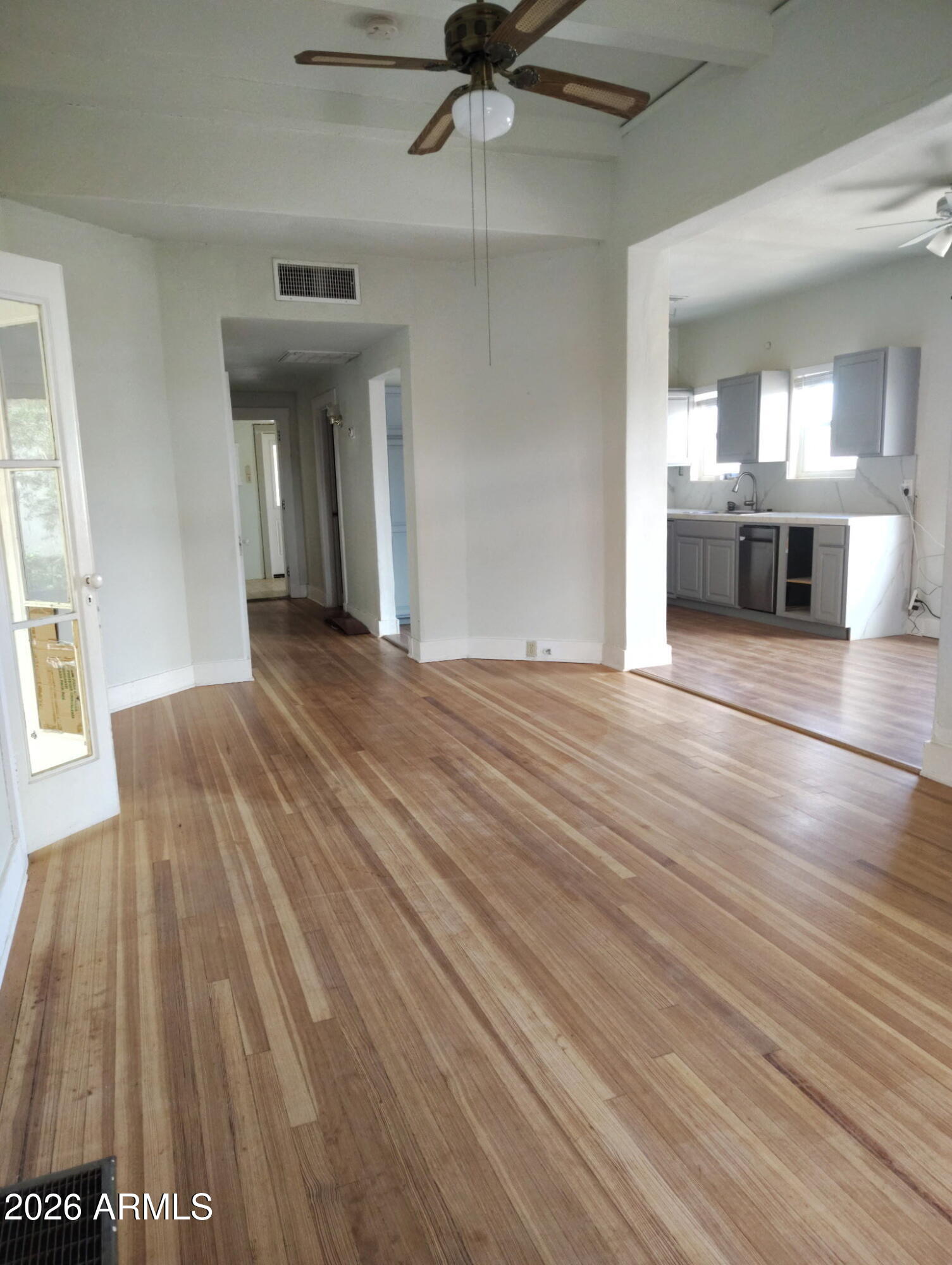 200 W LA MINA Avenue